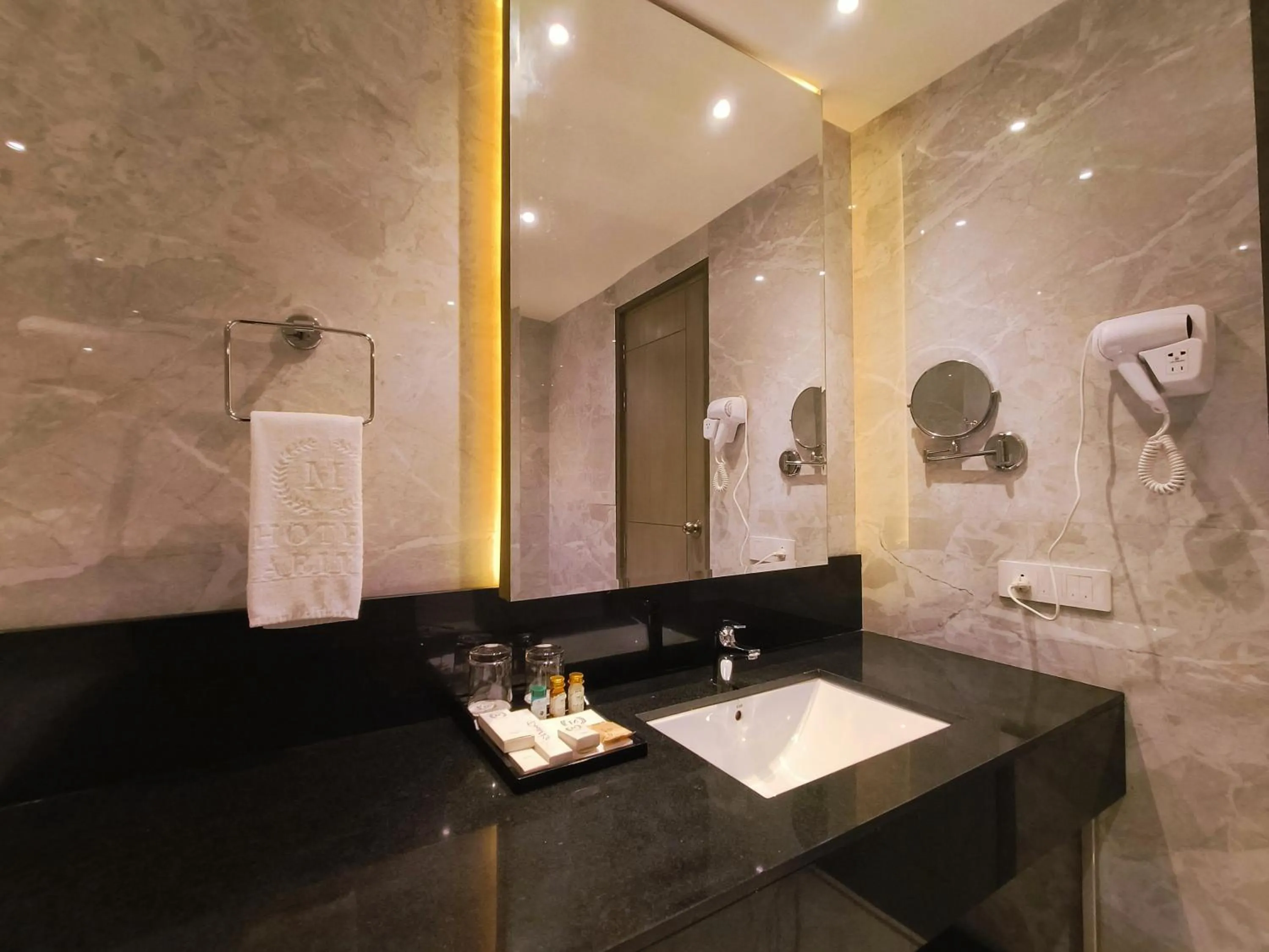 Bathroom in Mariton Hotel