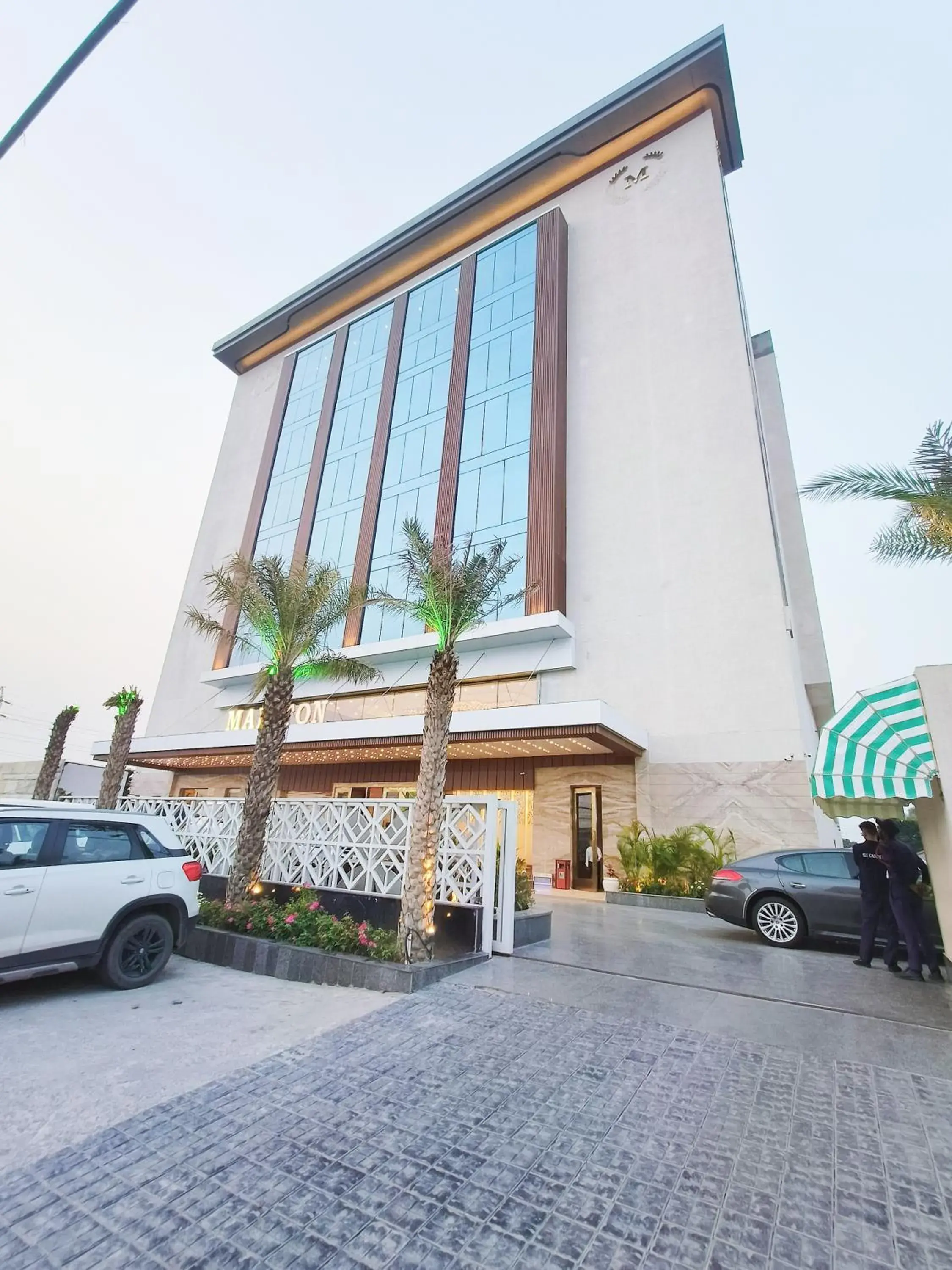 Property building in Mariton Hotel Property building in Mariton Hotel