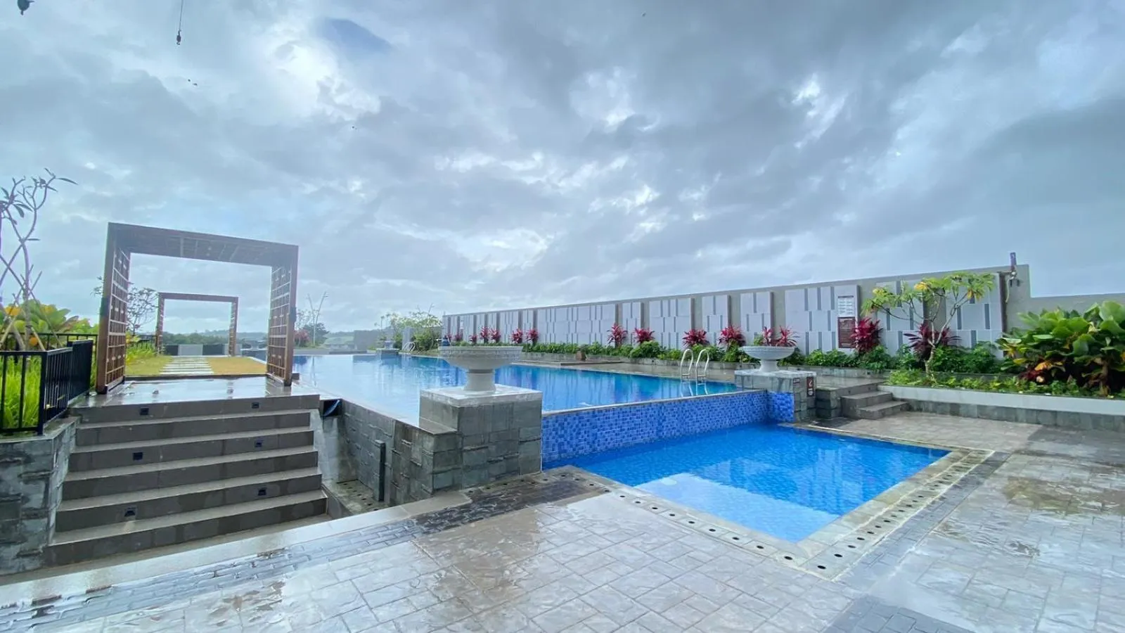 Pool view in REOTEL at THE NOVE - NUVASA BAY Serviced Apartment