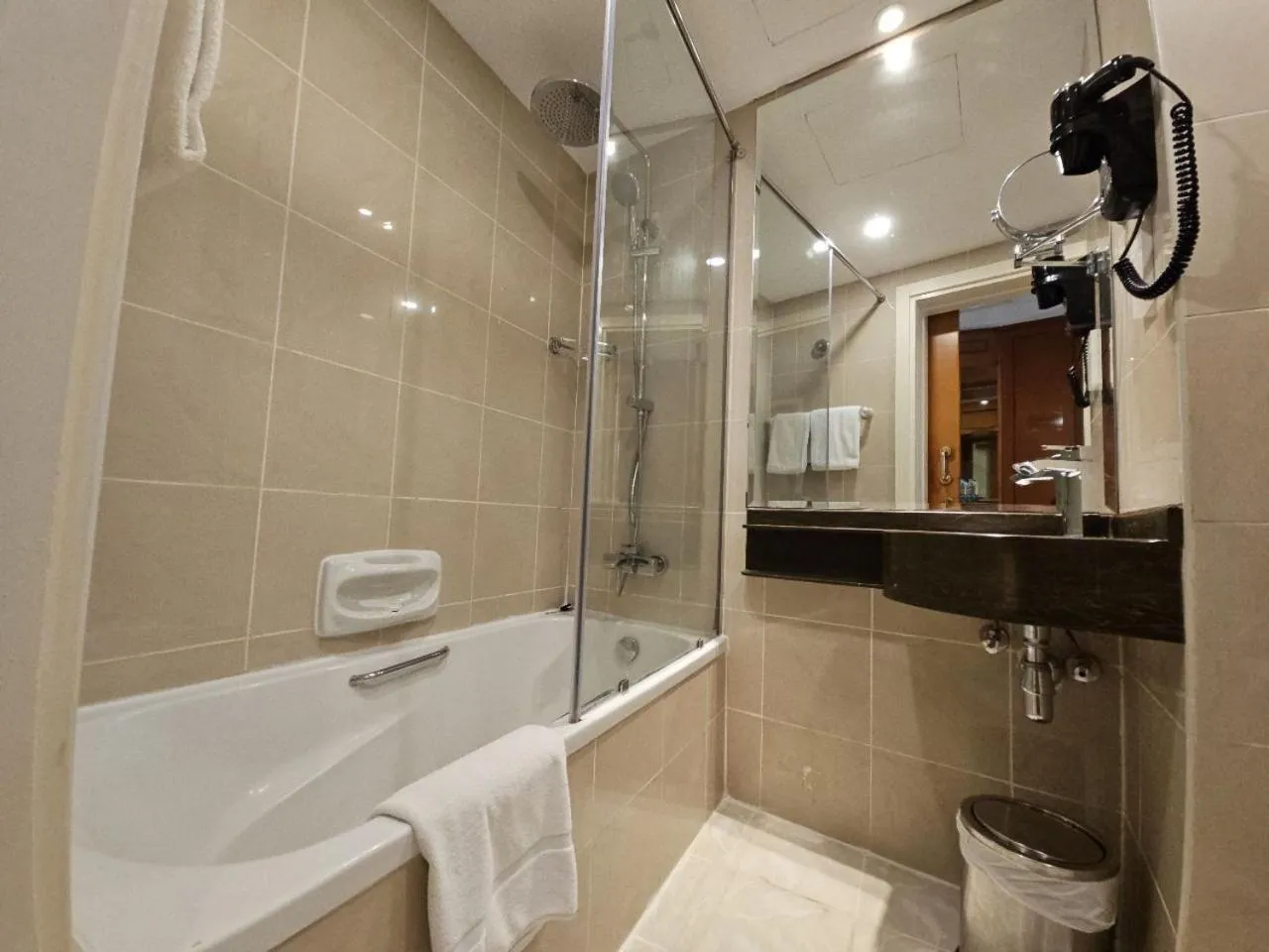 Shower in Royal Concorde Hotel & Suite
