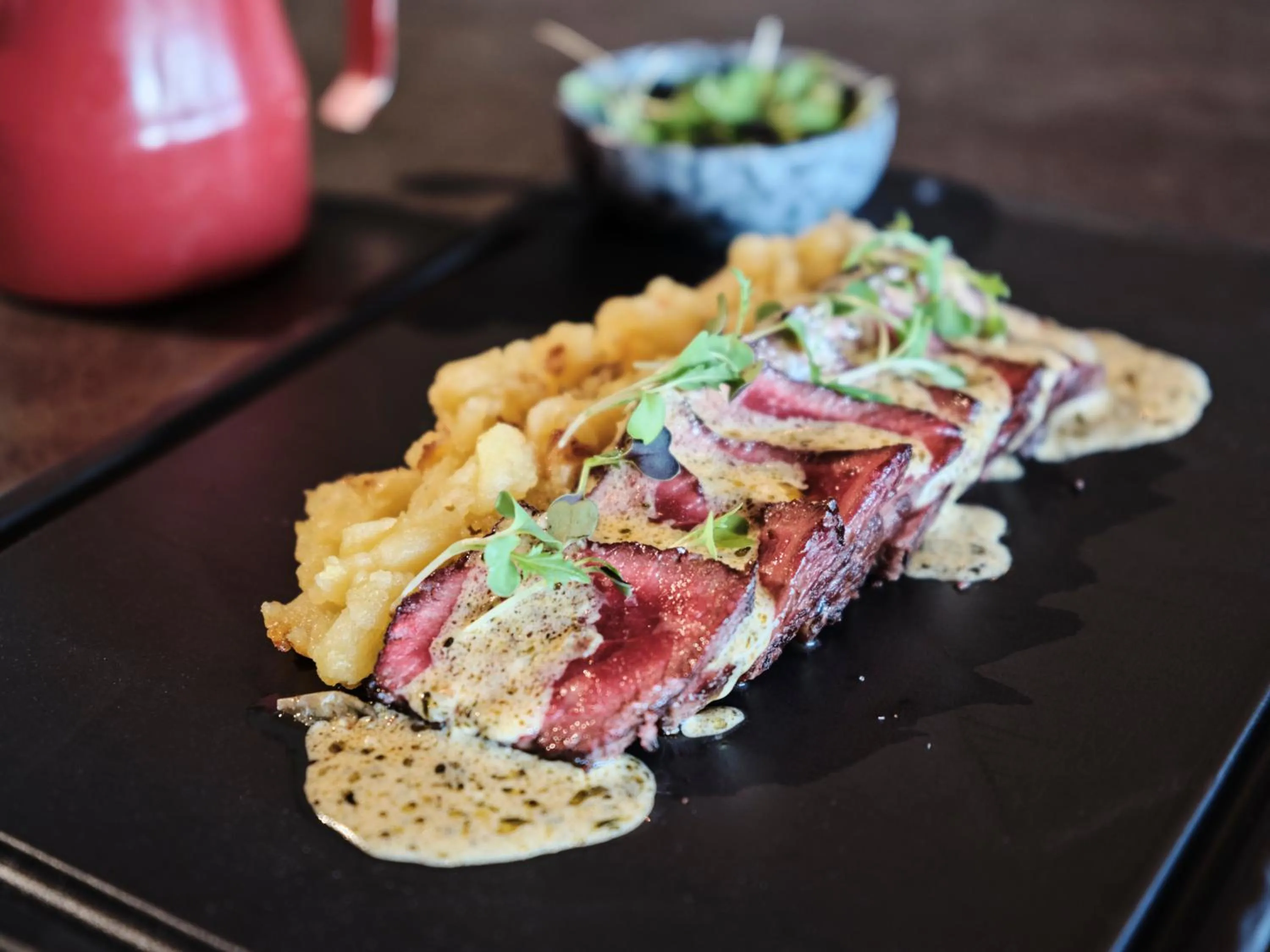 Restaurant/places to eat in Qgat Restaurant Events & Hotel