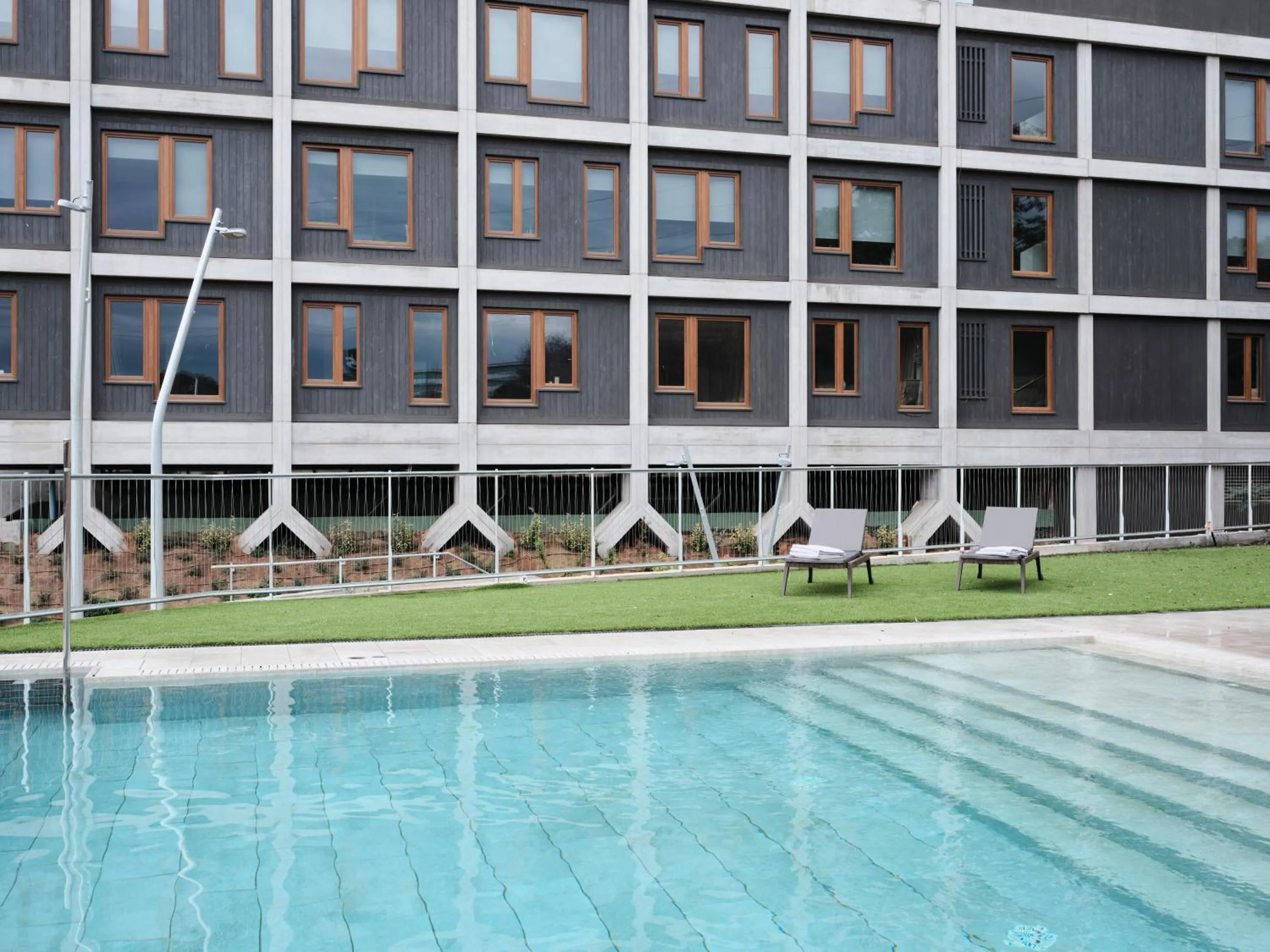 Swimming pool in Qgat Restaurant Events & Hotel