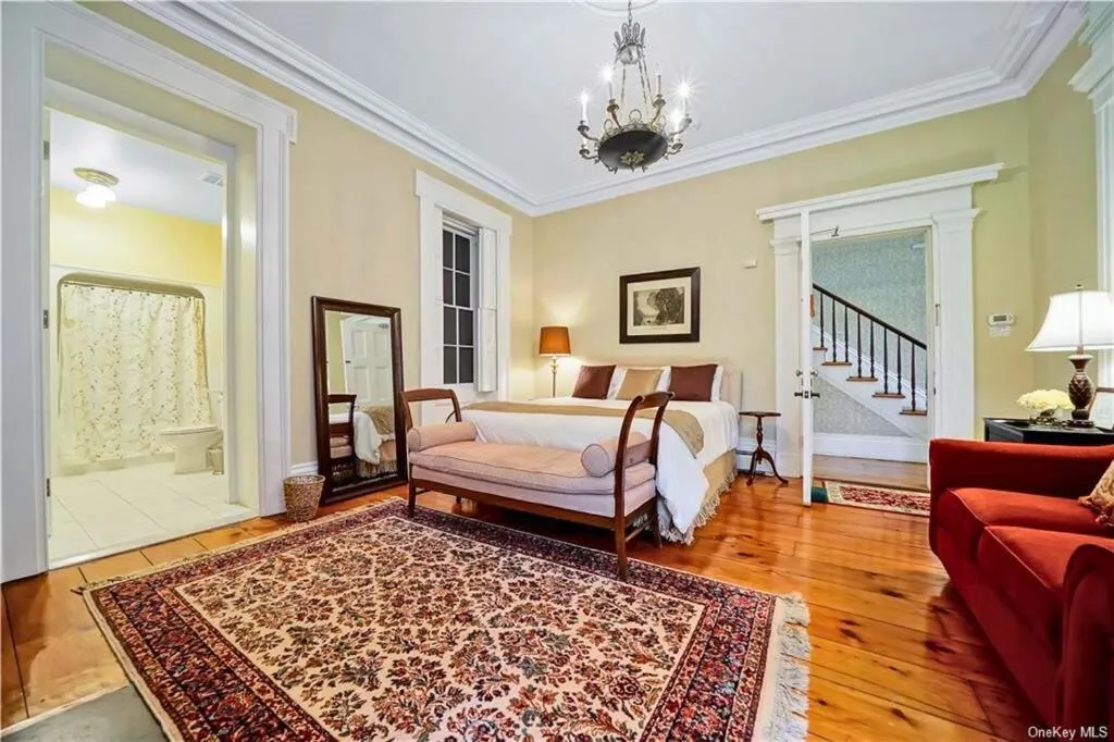 Photo of the whole room, Bed in Cromwell Manor Inn