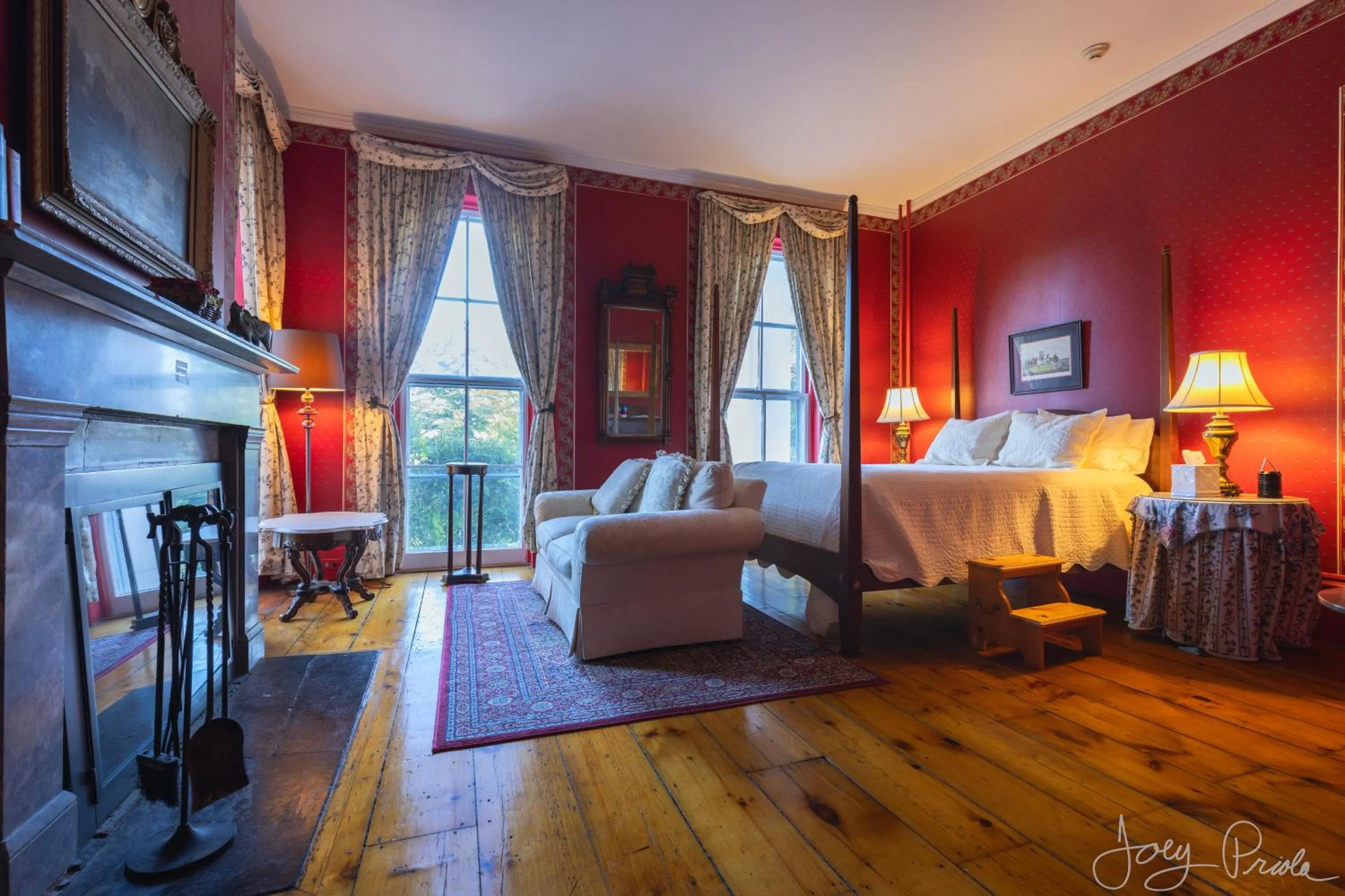 Photo of the whole room, Bed in Cromwell Manor Inn