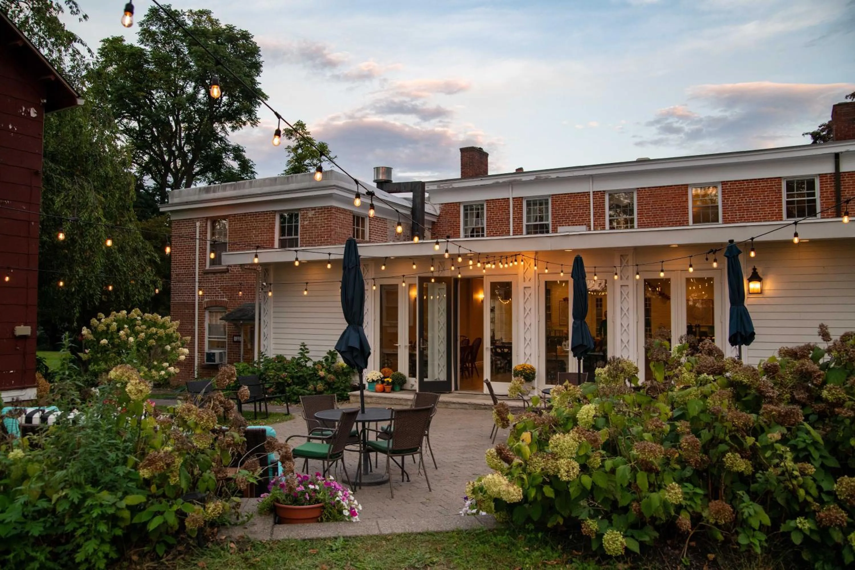 Patio in Cromwell Manor Inn