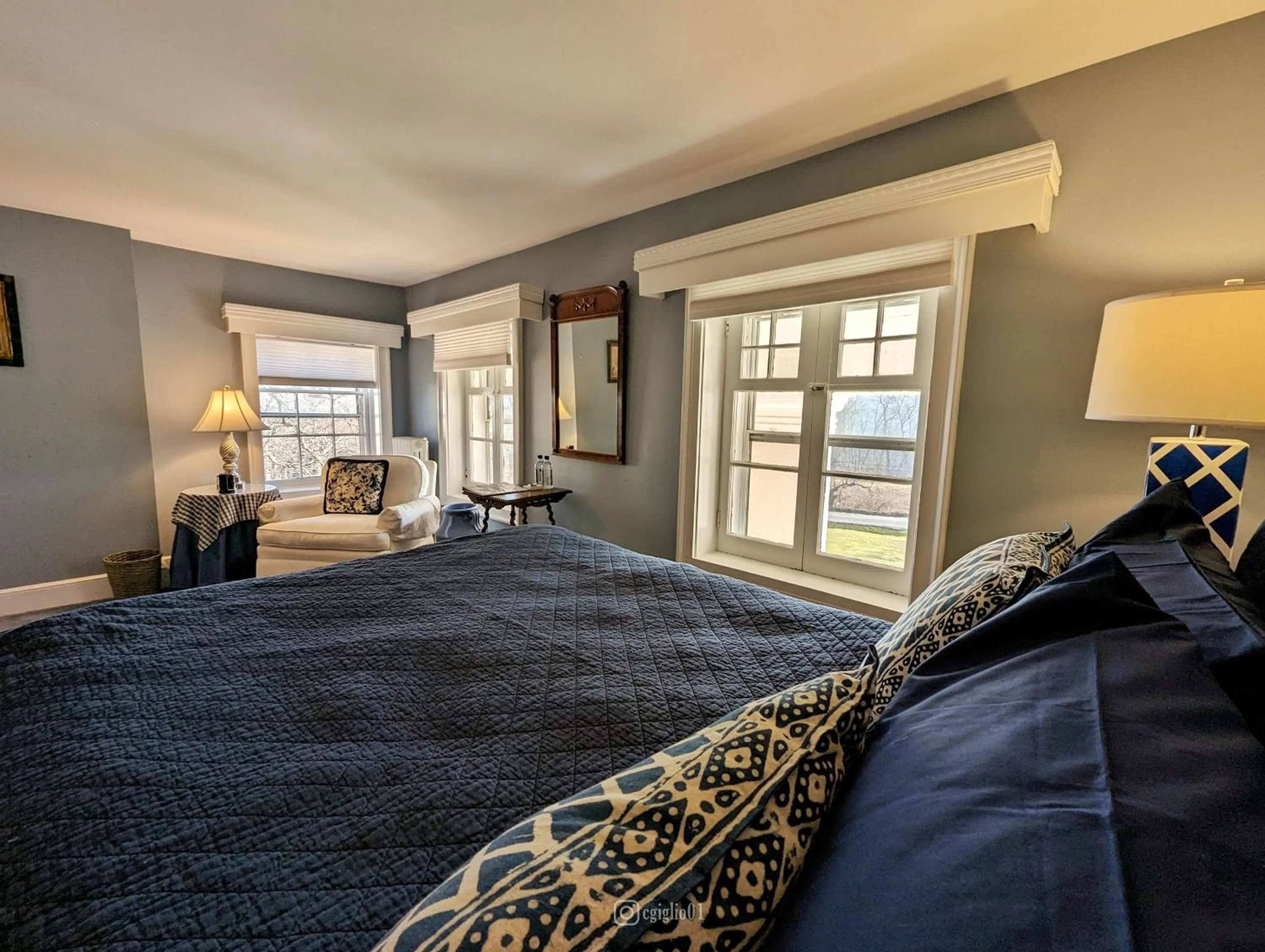 Bedroom, Bed in Cromwell Manor Inn