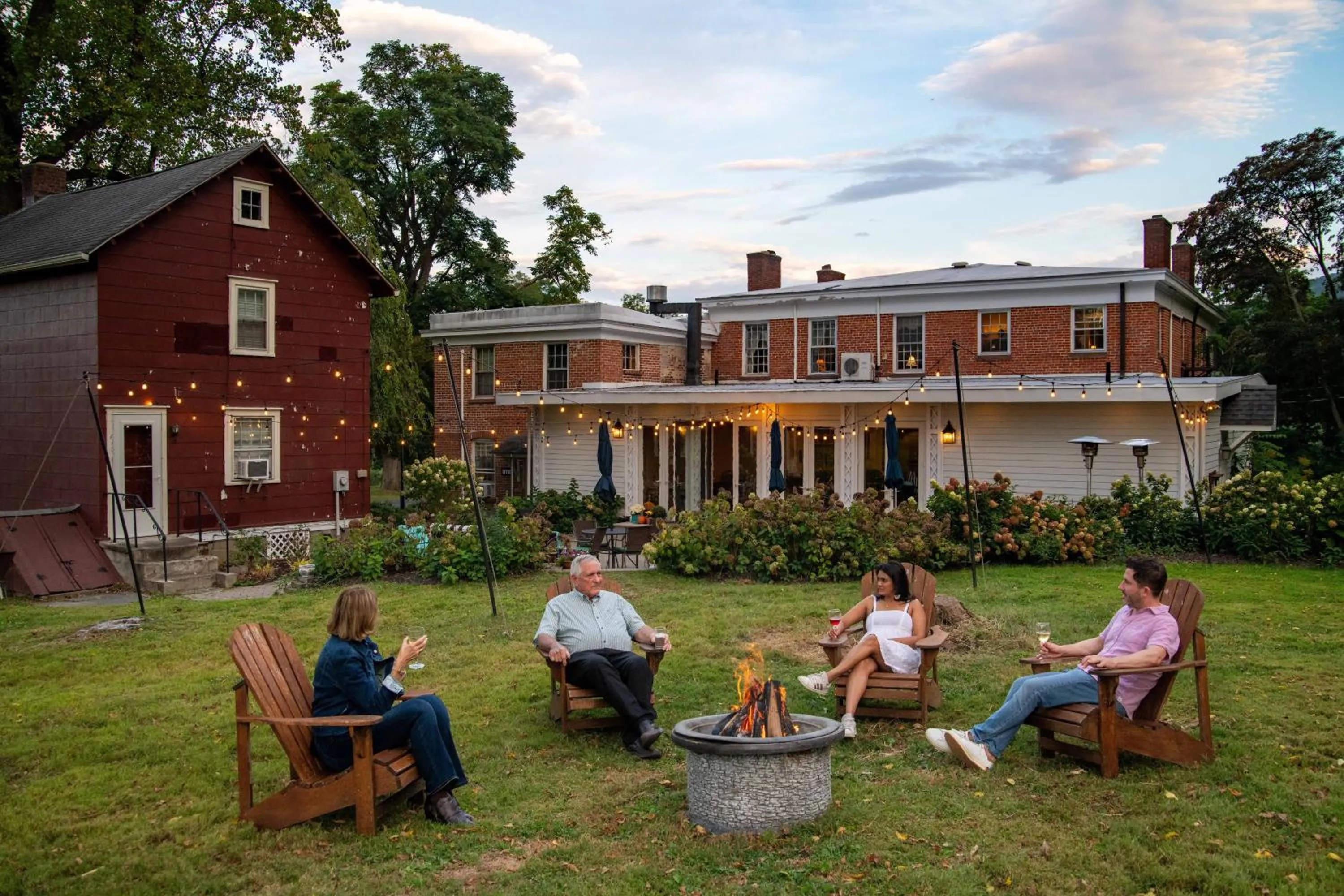 Garden in Cromwell Manor Inn