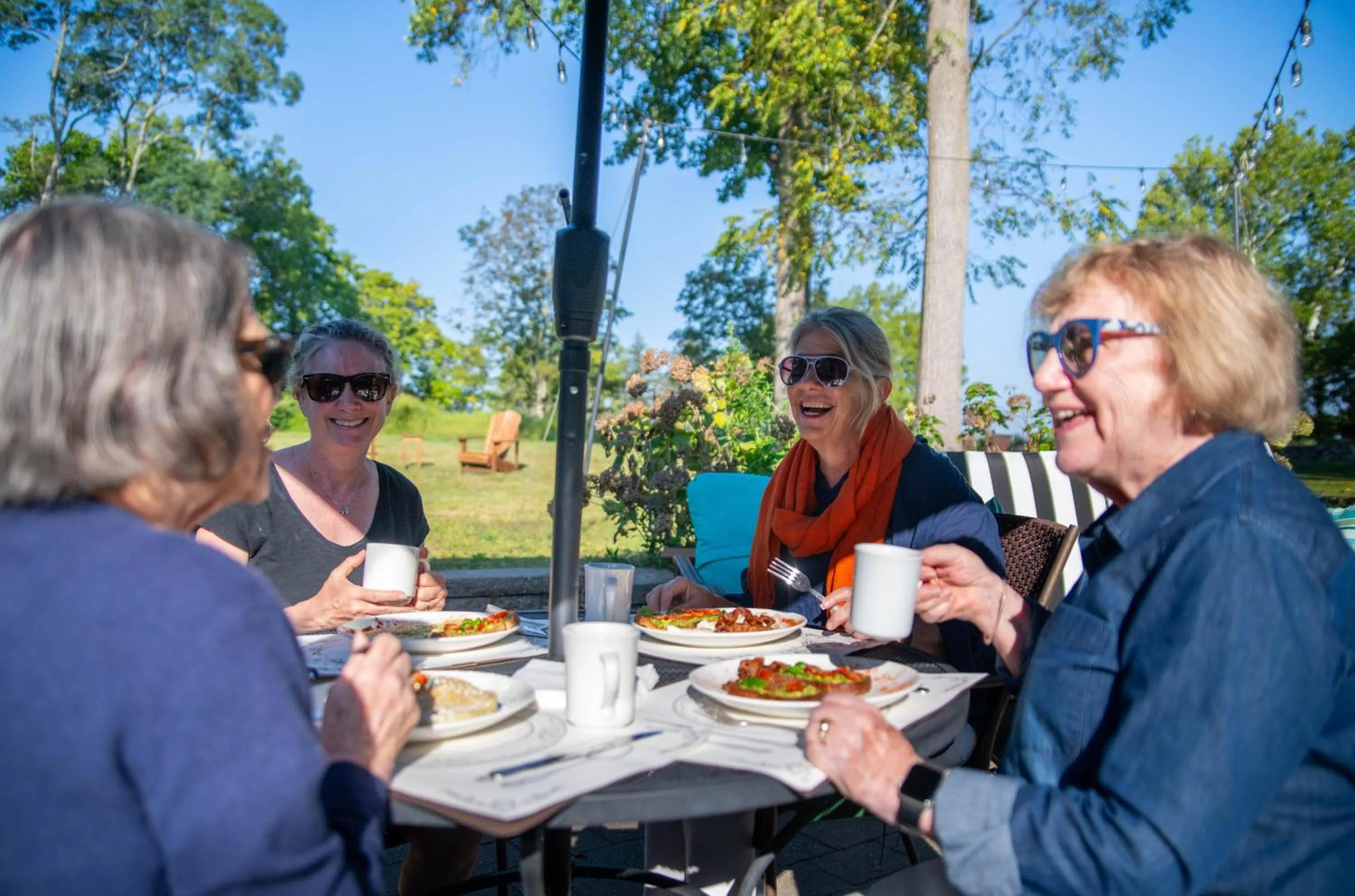 Food and drinks in Cromwell Manor Inn