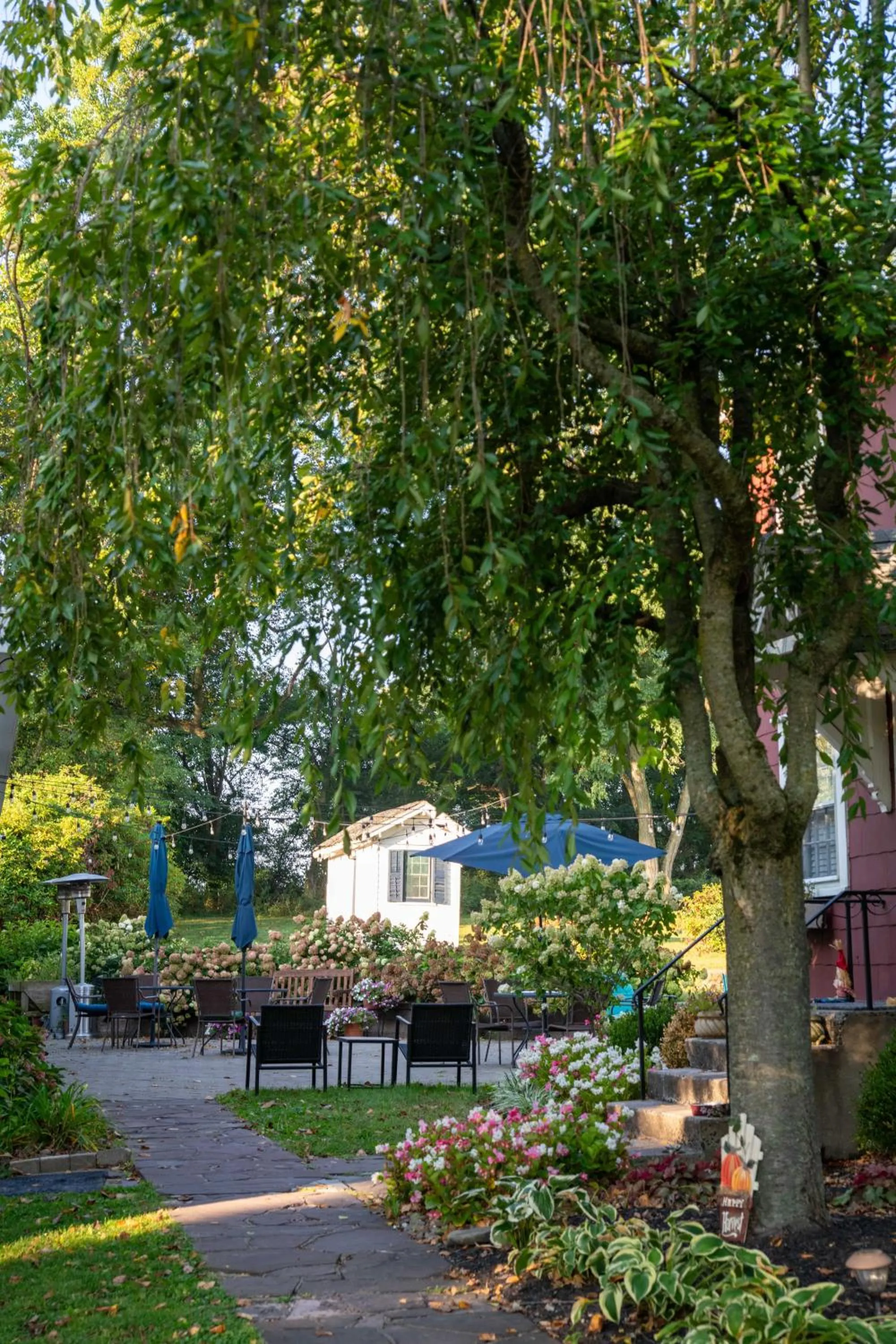 Patio in Cromwell Manor Inn