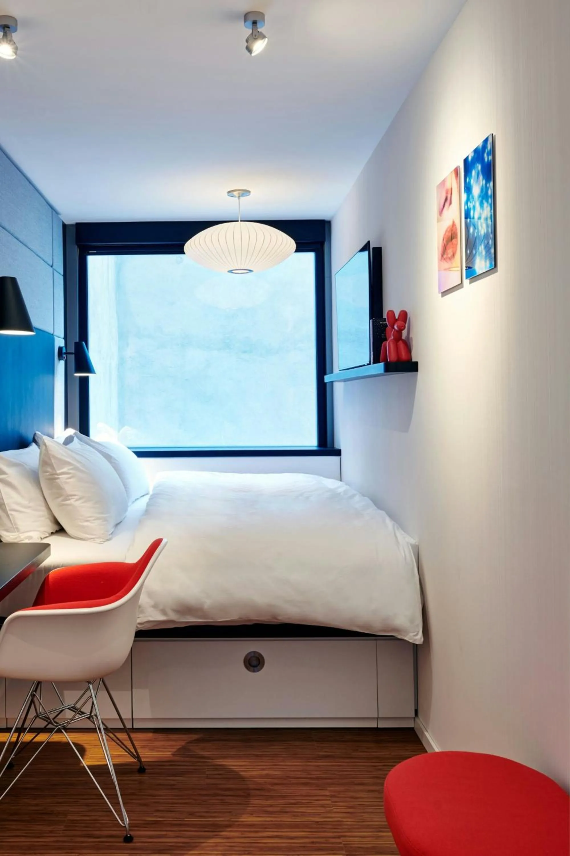 Bedroom, Bed in citizenM Paris Opera