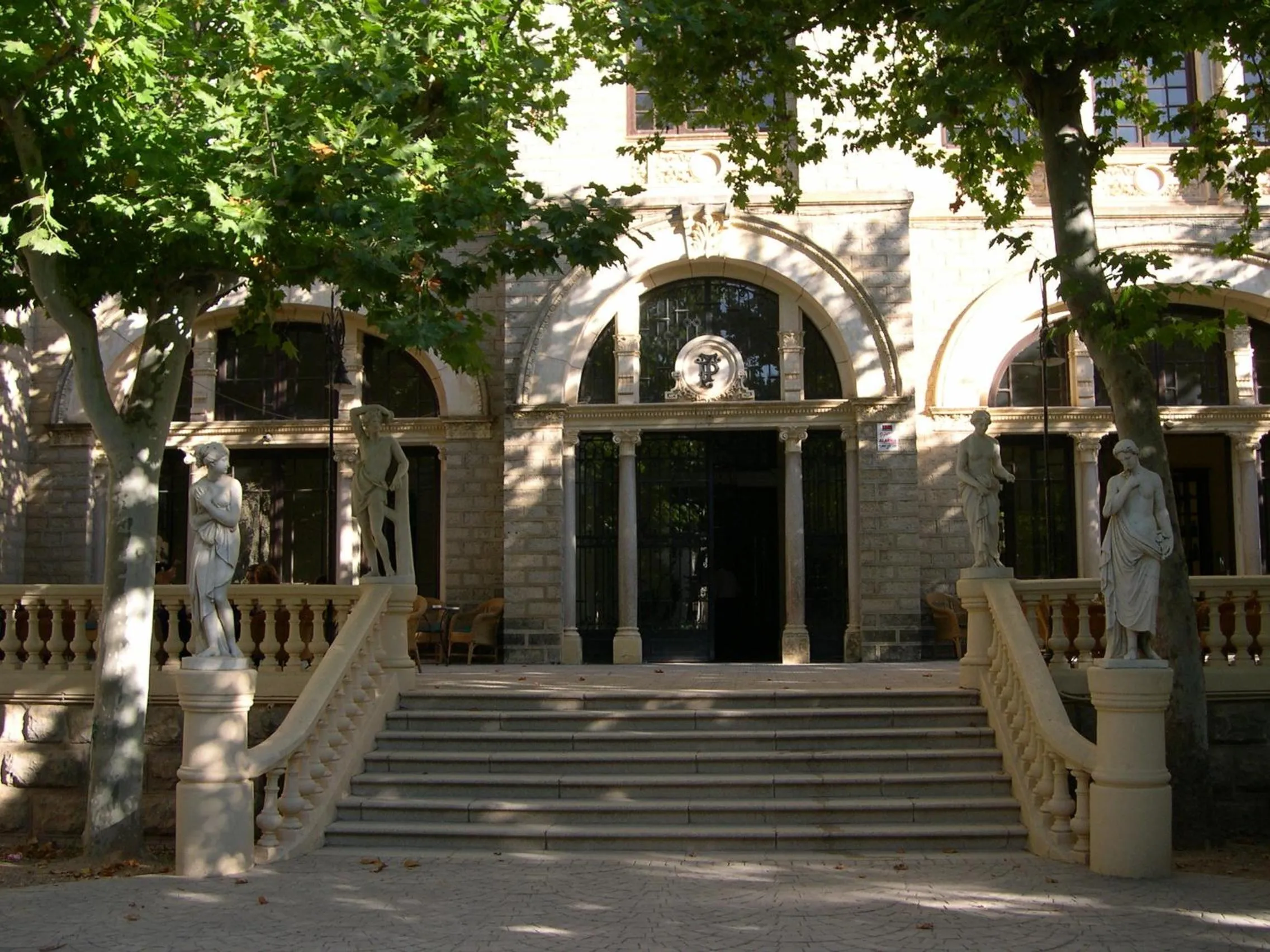 Facade/entrance in Hotel Parque Balneario Termas Pallares