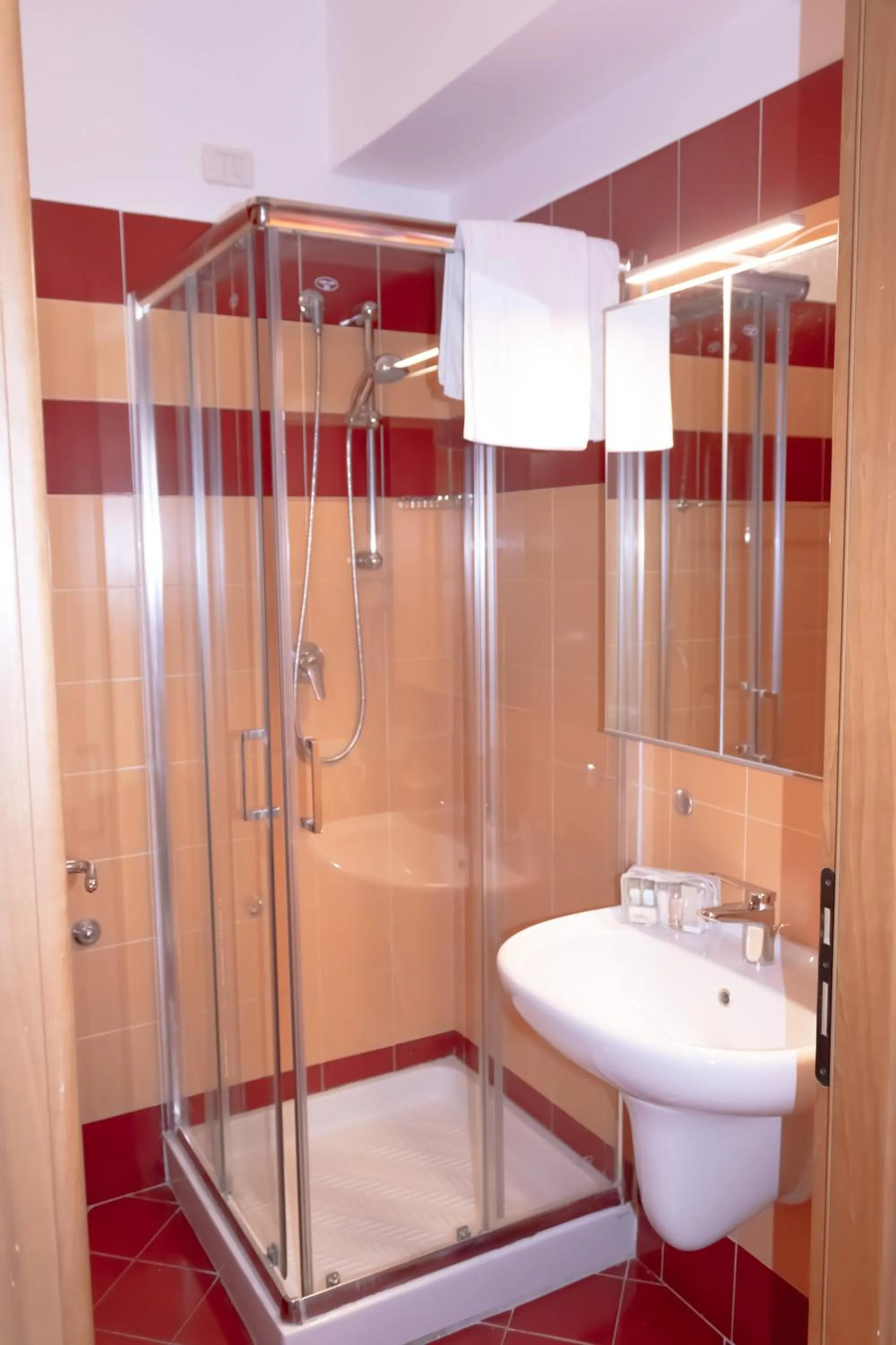 Shower in Residence Marittimo Riccione