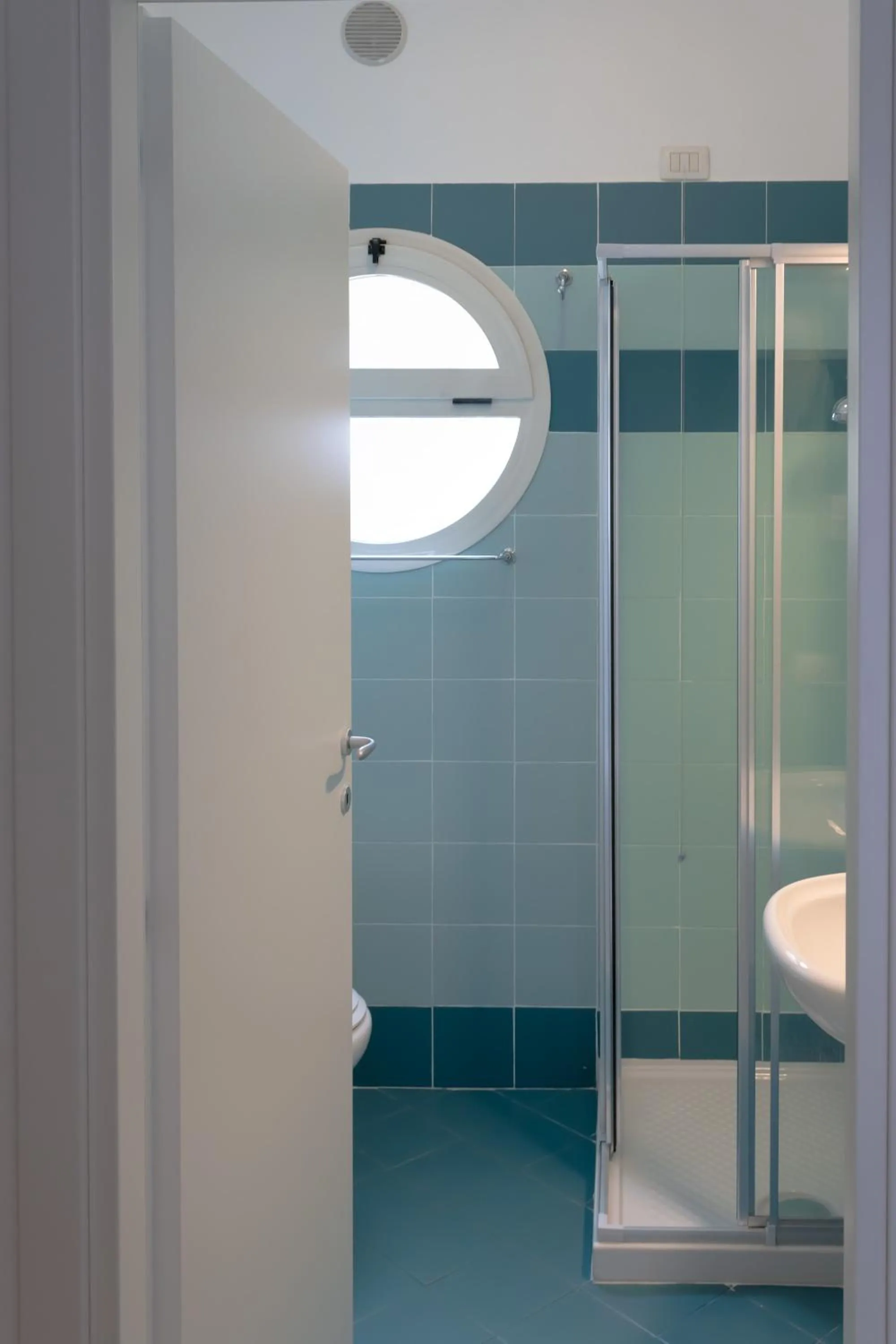 Shower in Residence Marittimo Riccione