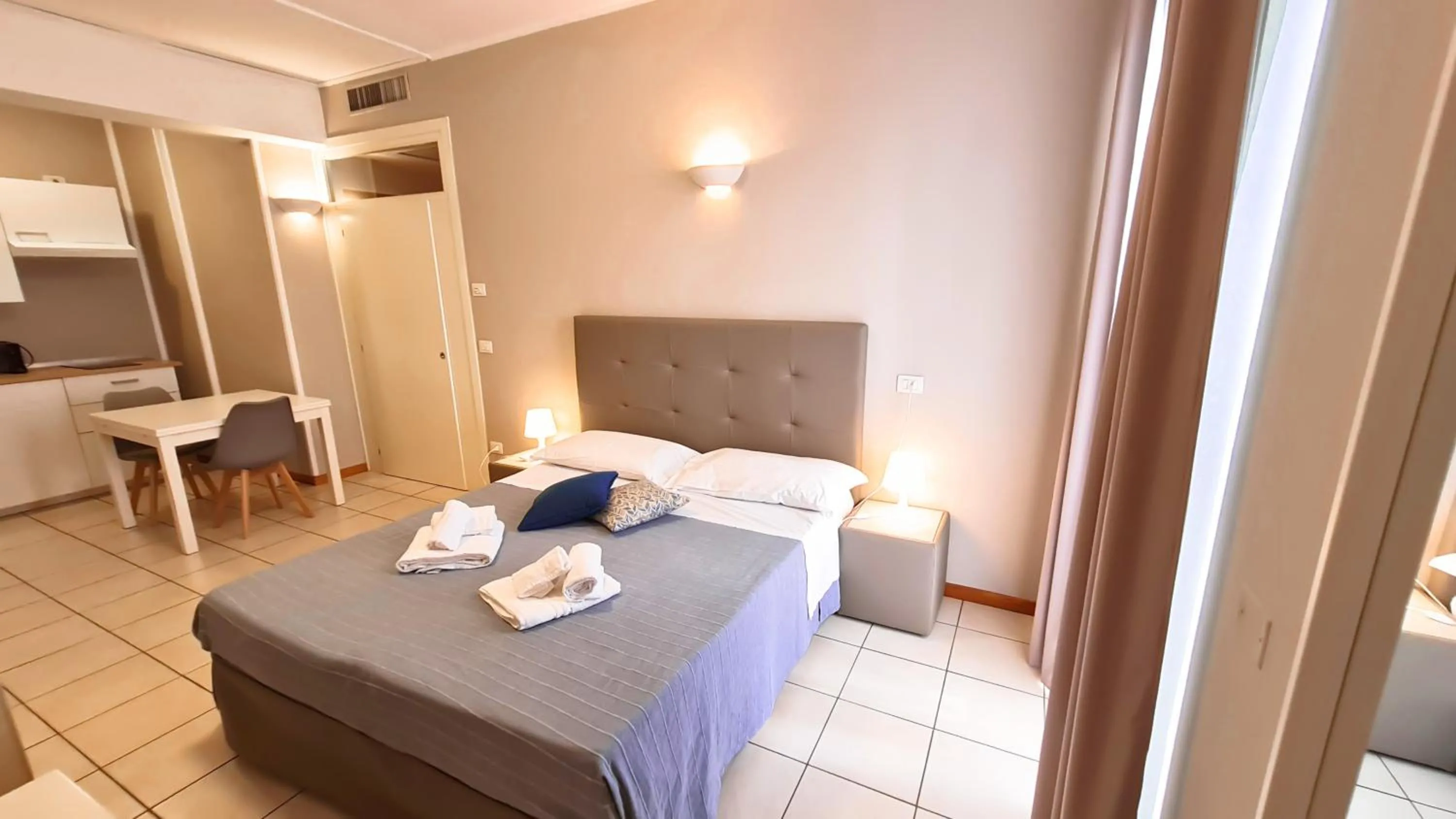 Photo of the whole room, Bed in Residence Marittimo Riccione