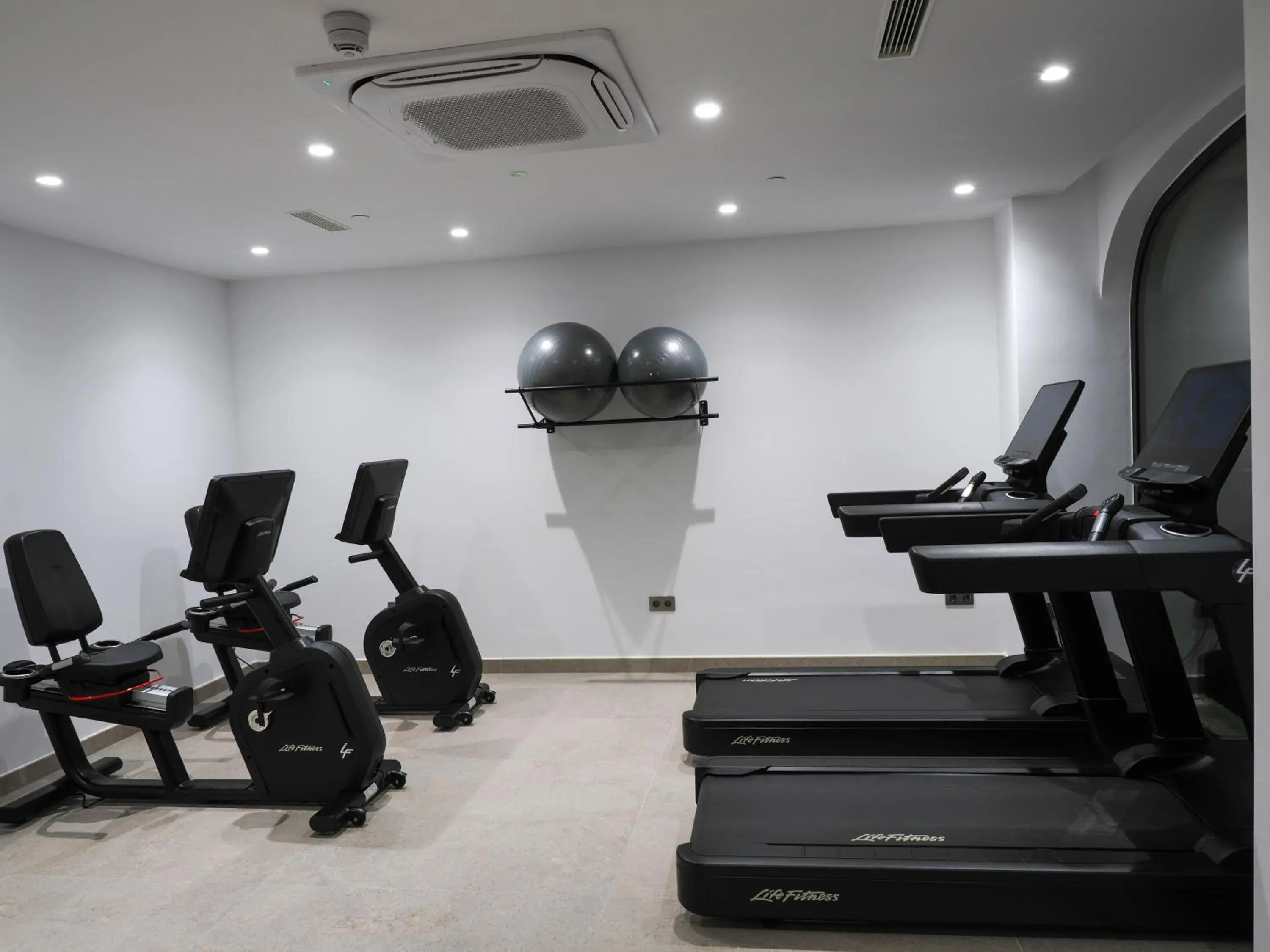 Fitness centre/facilities in Hotel Apartamentos Bajondillo Fitness centre/facilities in Hotel Apartamentos Bajondillo