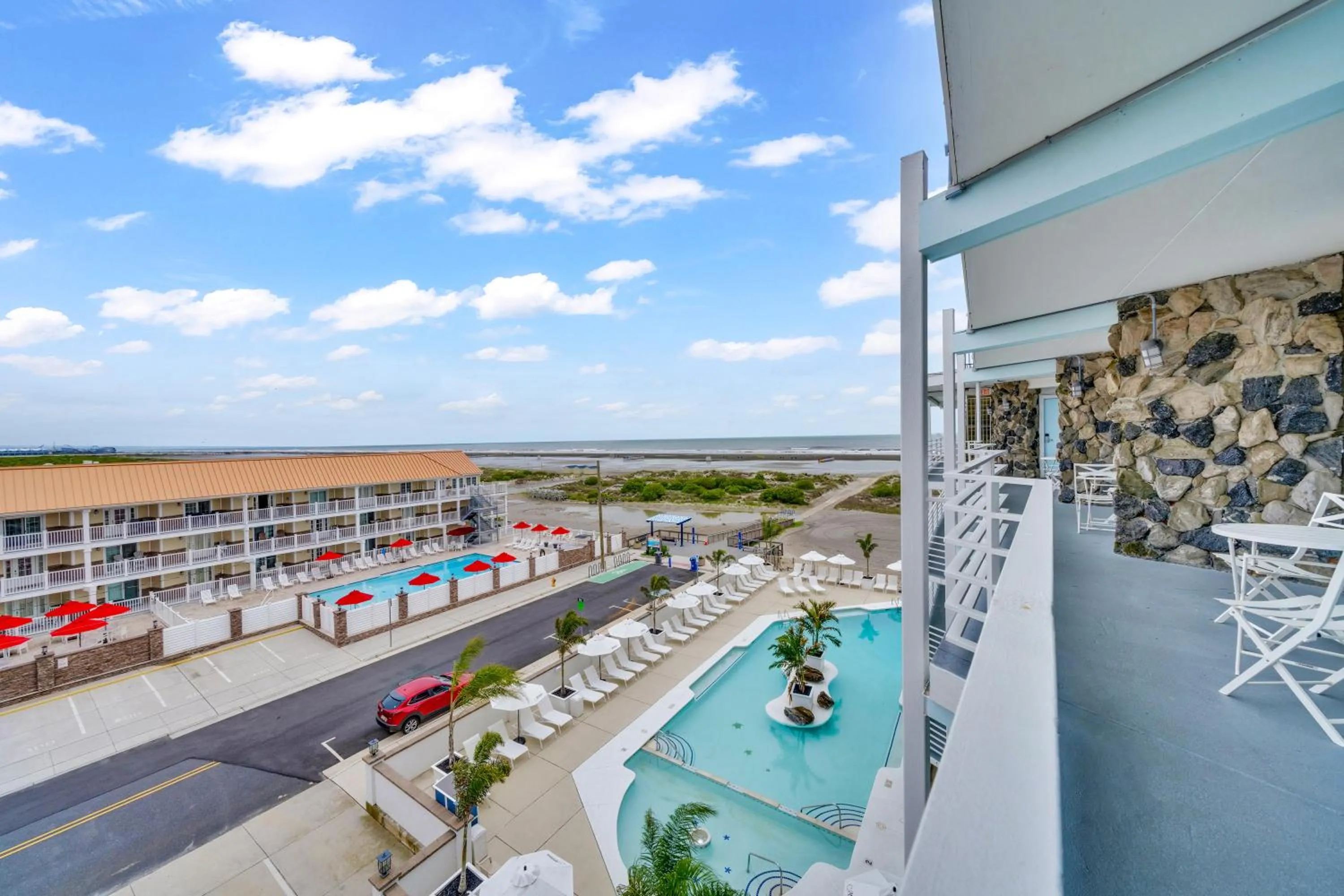 Pool view in Madison Resort Wildwood Crest