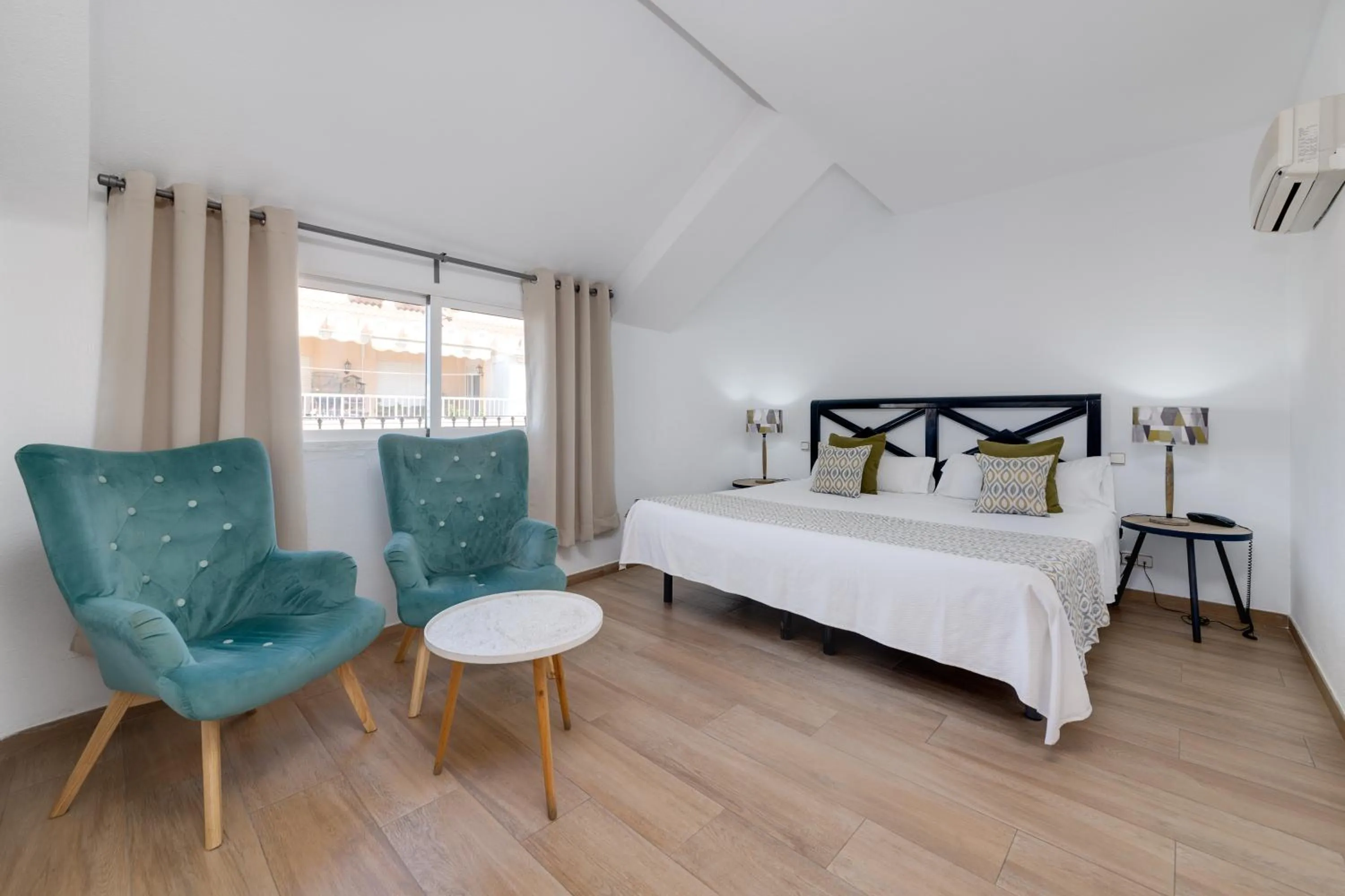 Bedroom, Bed in Hotel Madrid