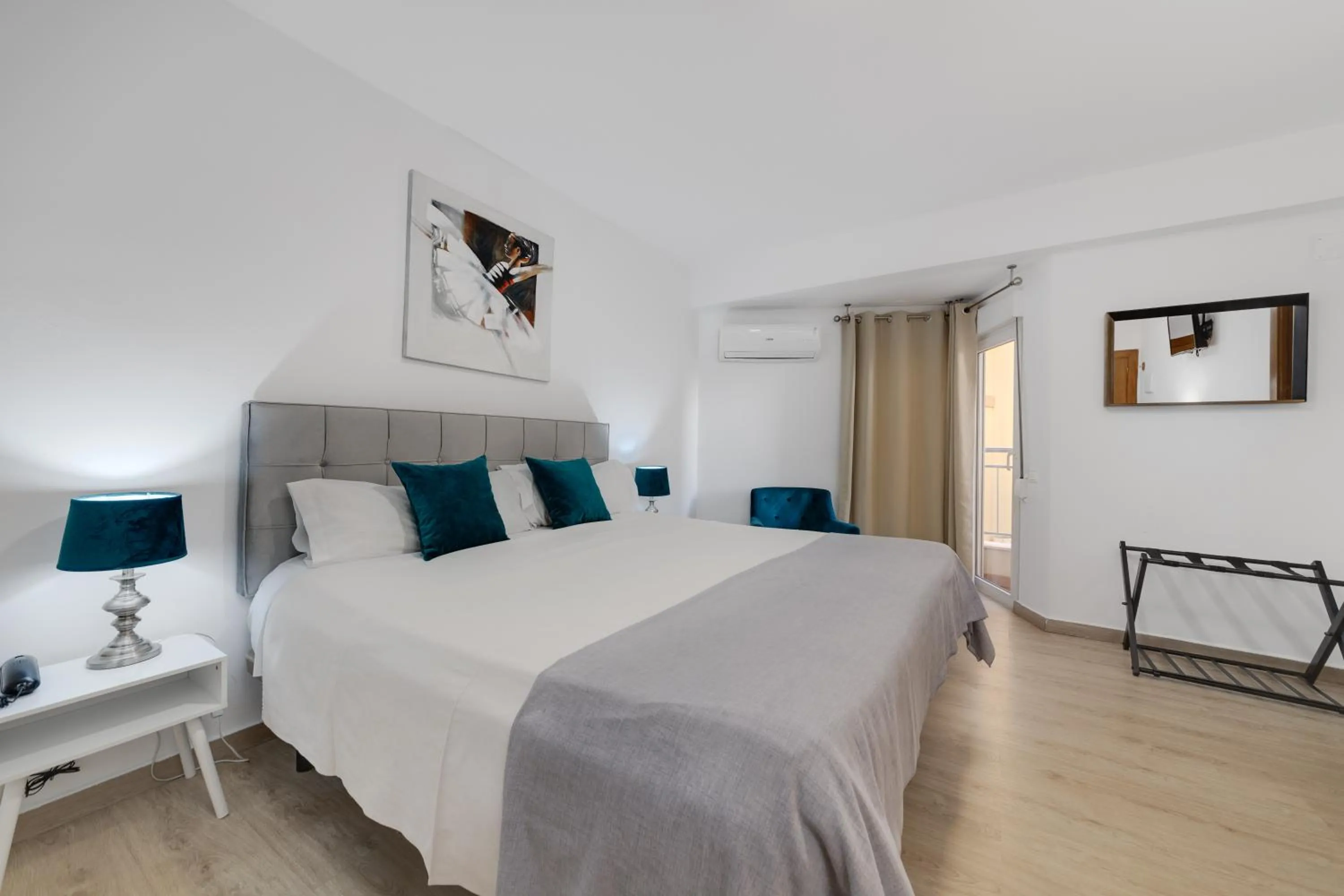 Bedroom, Bed in Hotel Madrid