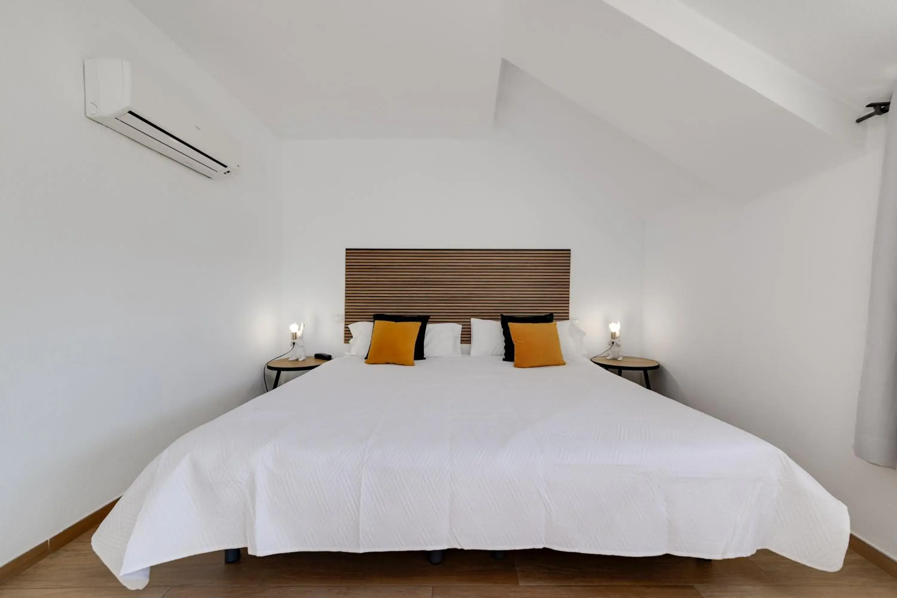 Superior Double or Twin Room with Terrace in Hotel Madrid Superior Double or Twin Room with Terrace in Hotel Madrid