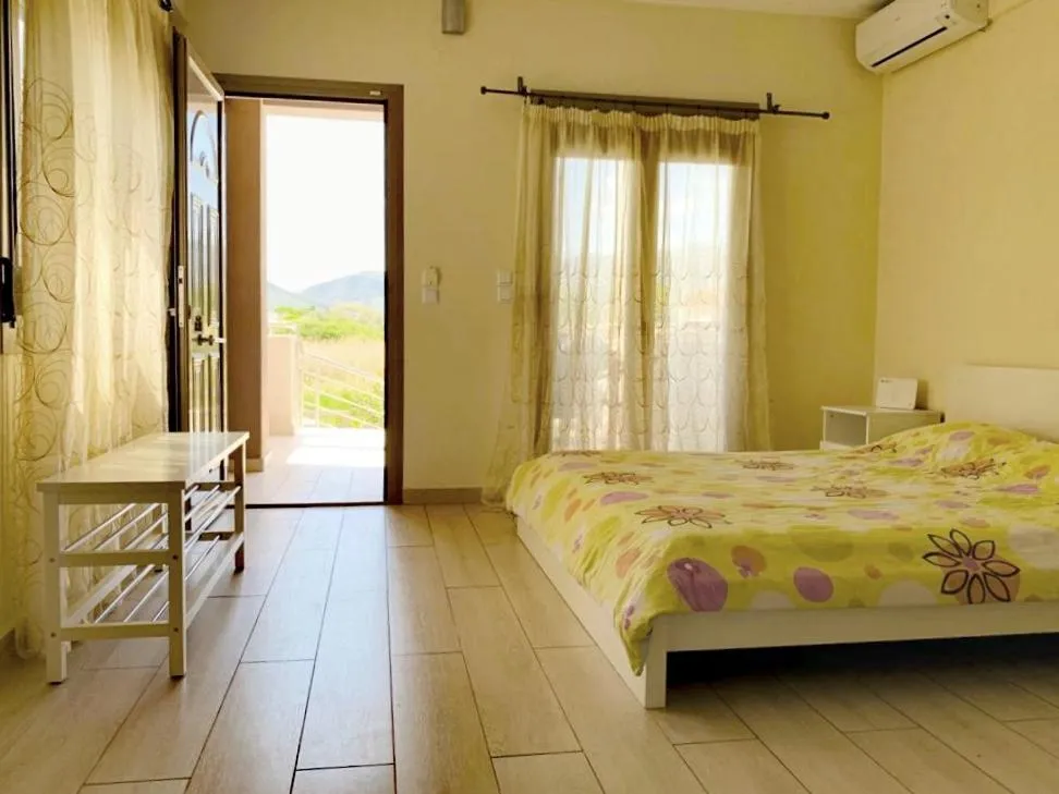 Bed in FREDDY'S PLACE