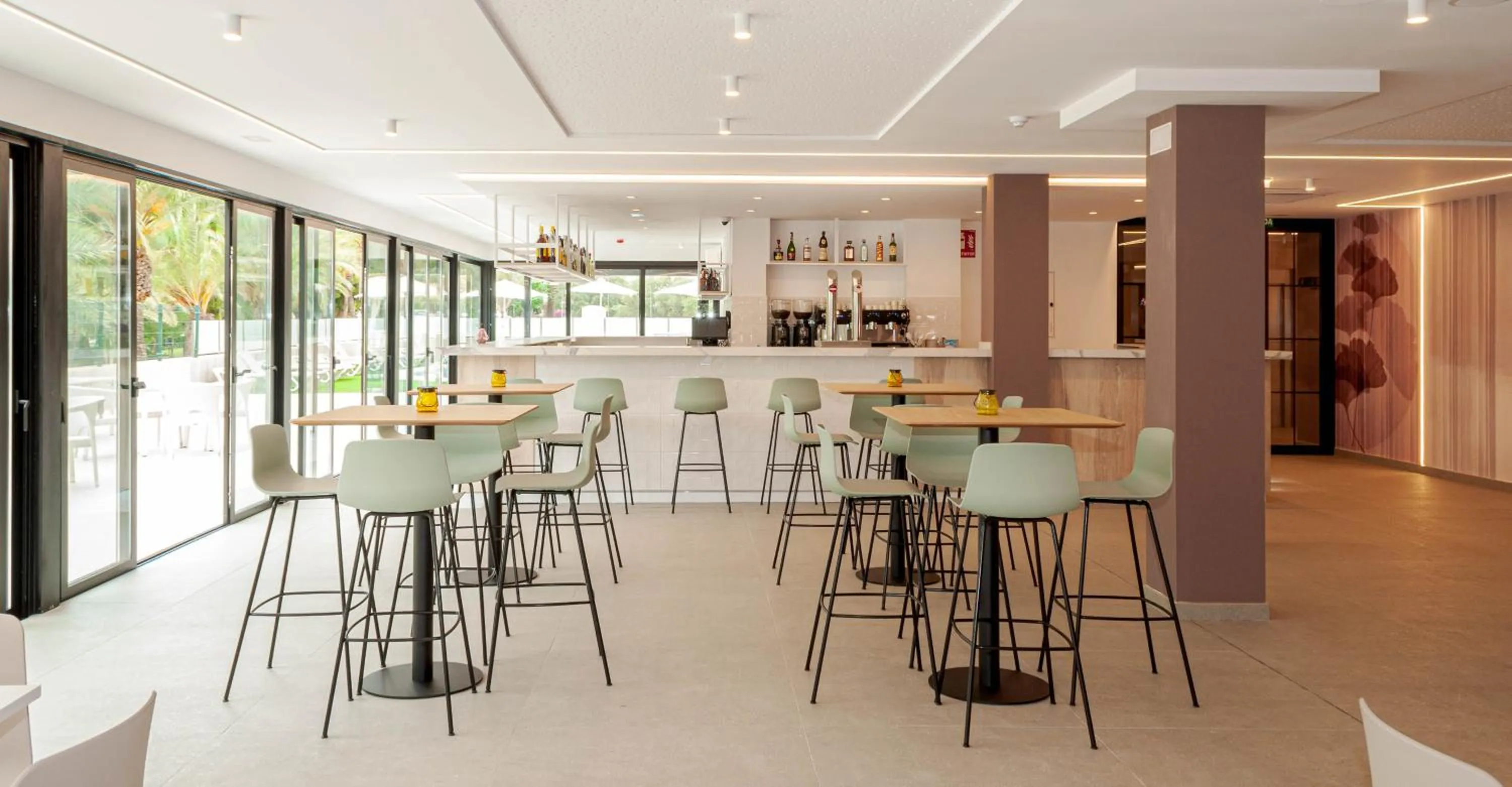 Lounge or bar in Prince Park