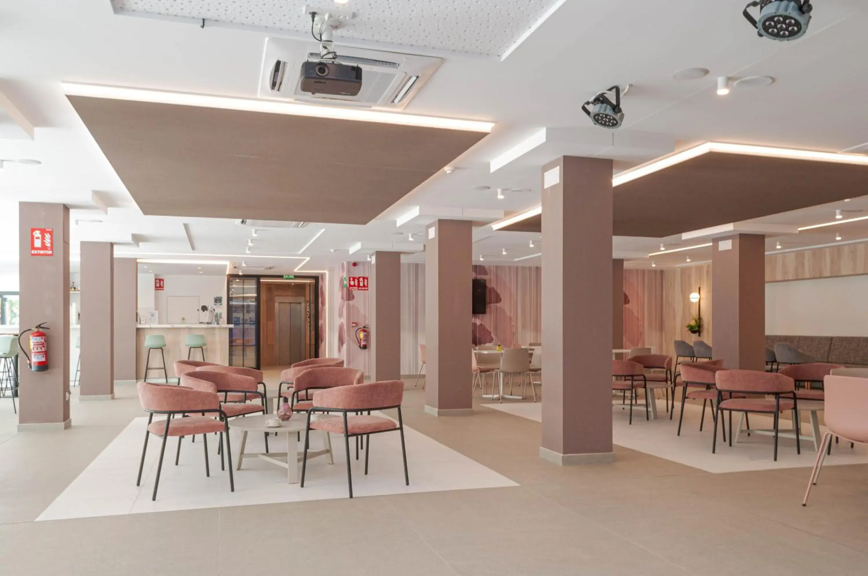 Lounge or bar in Prince Park Lounge or bar in Prince Park