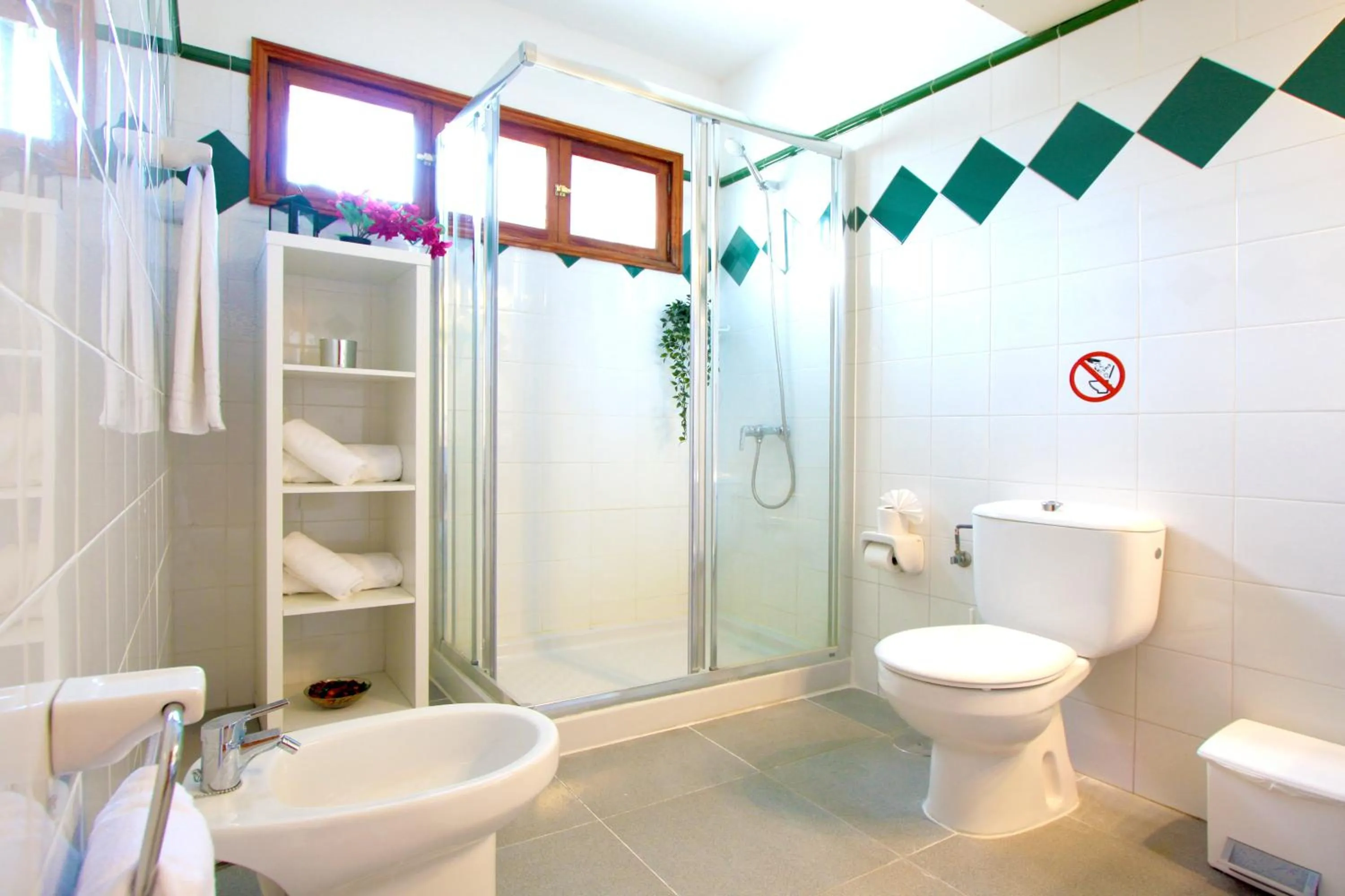 Shower in Hotel Rural Finca de La Florida