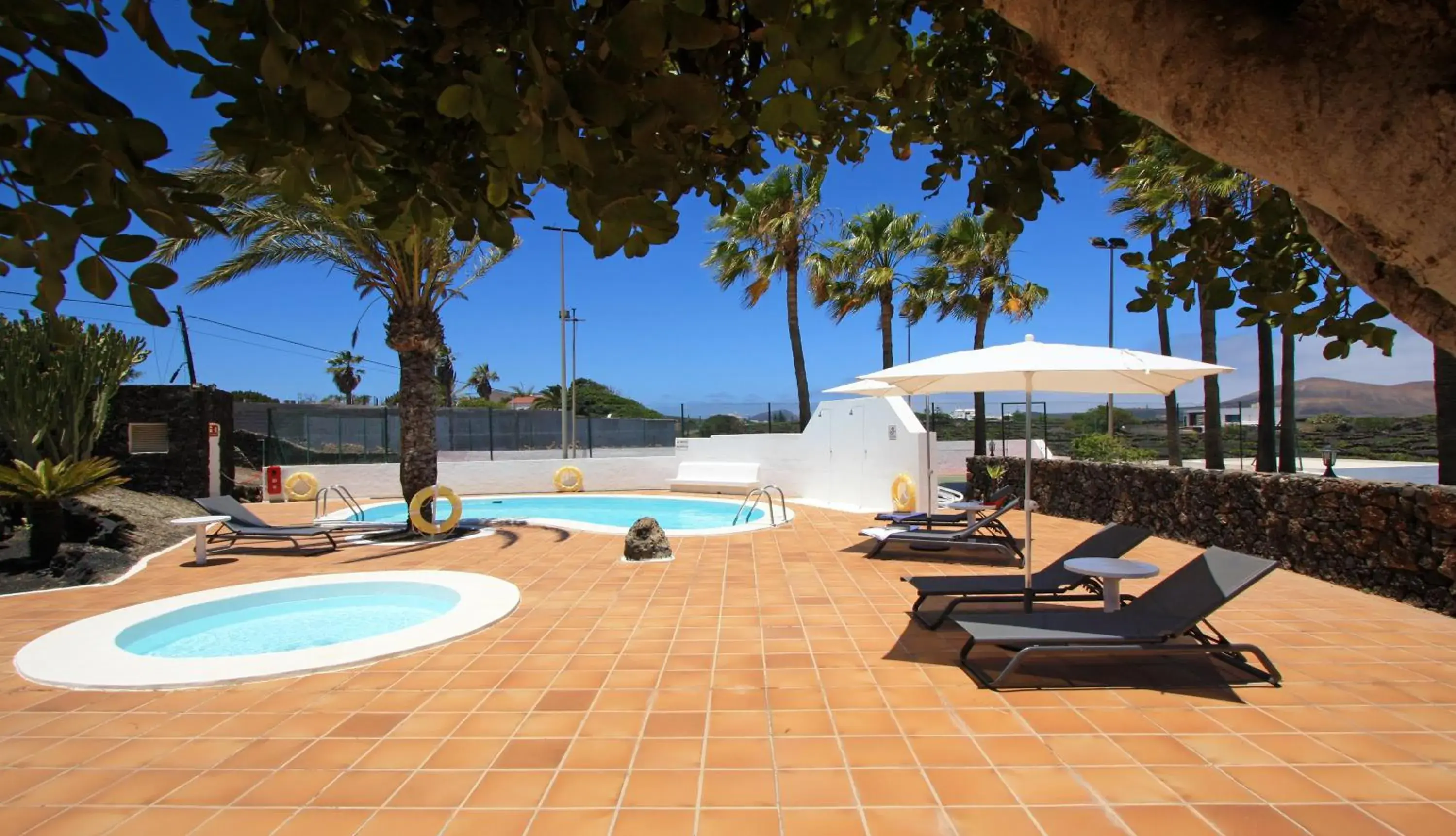 Swimming pool in Hotel Rural Finca de La Florida Swimming pool in Hotel Rural Finca de La Florida