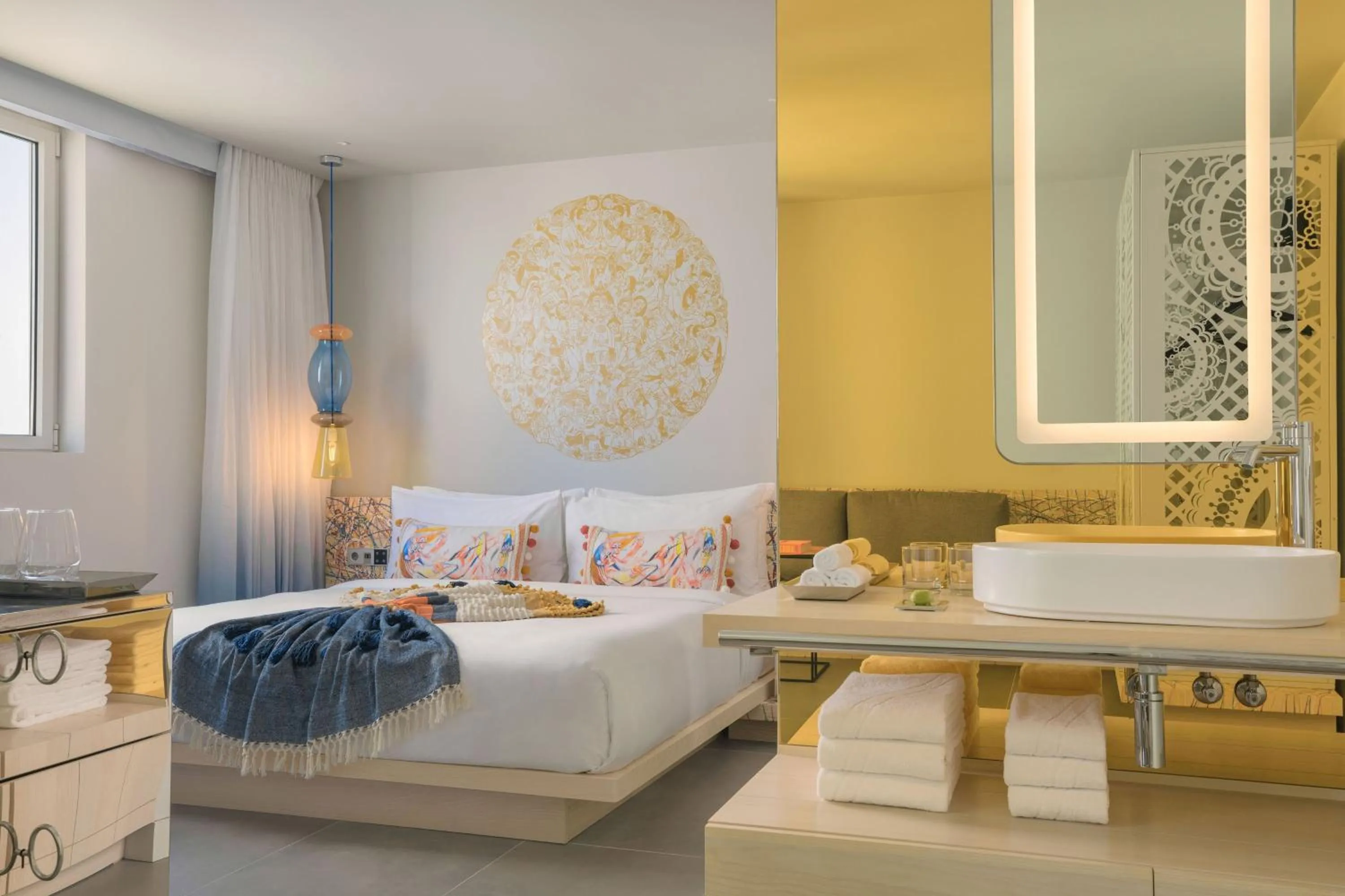 Photo of the whole room, Bed in W Ibiza