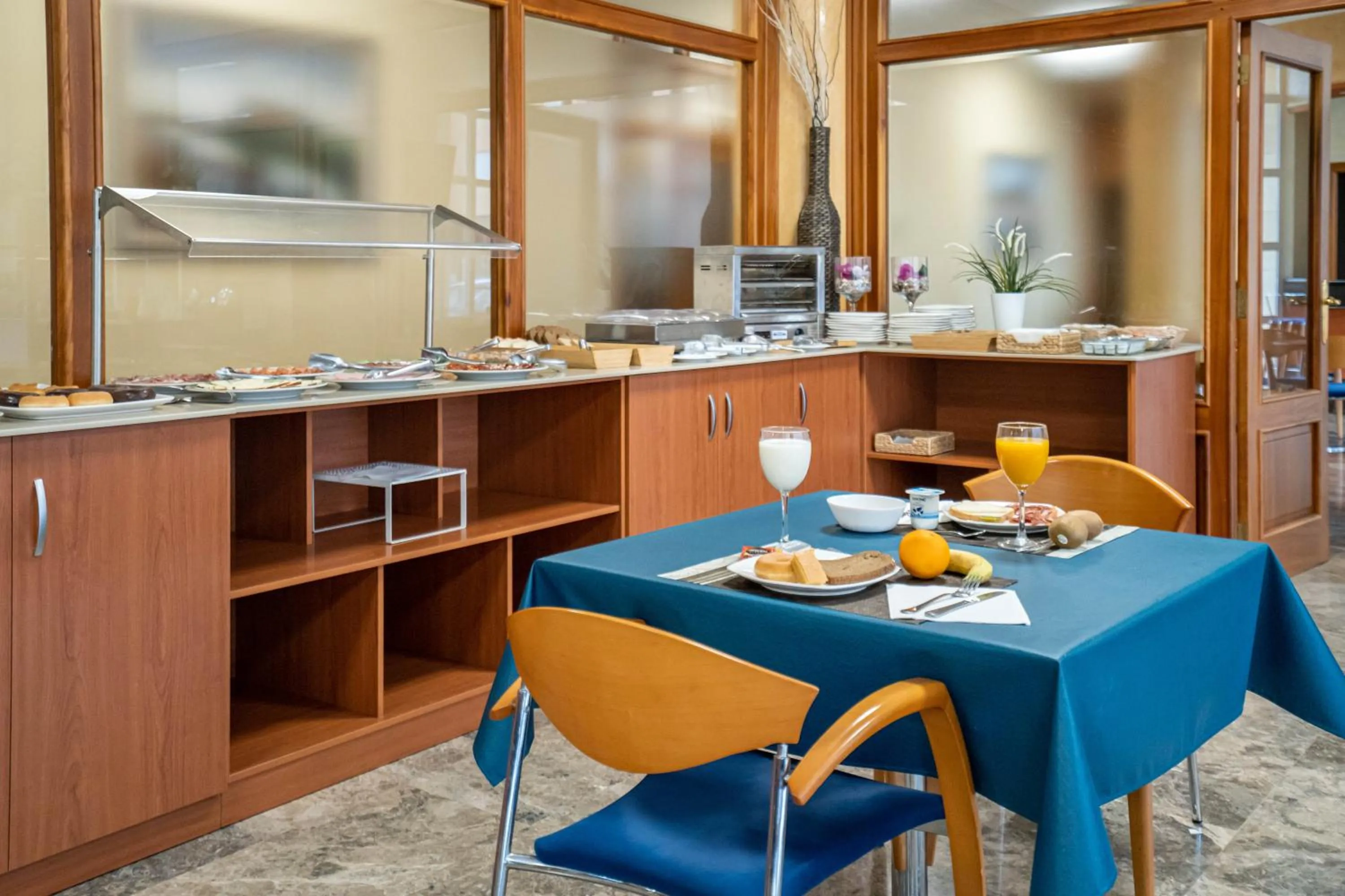 Breakfast in Hotel Bartos