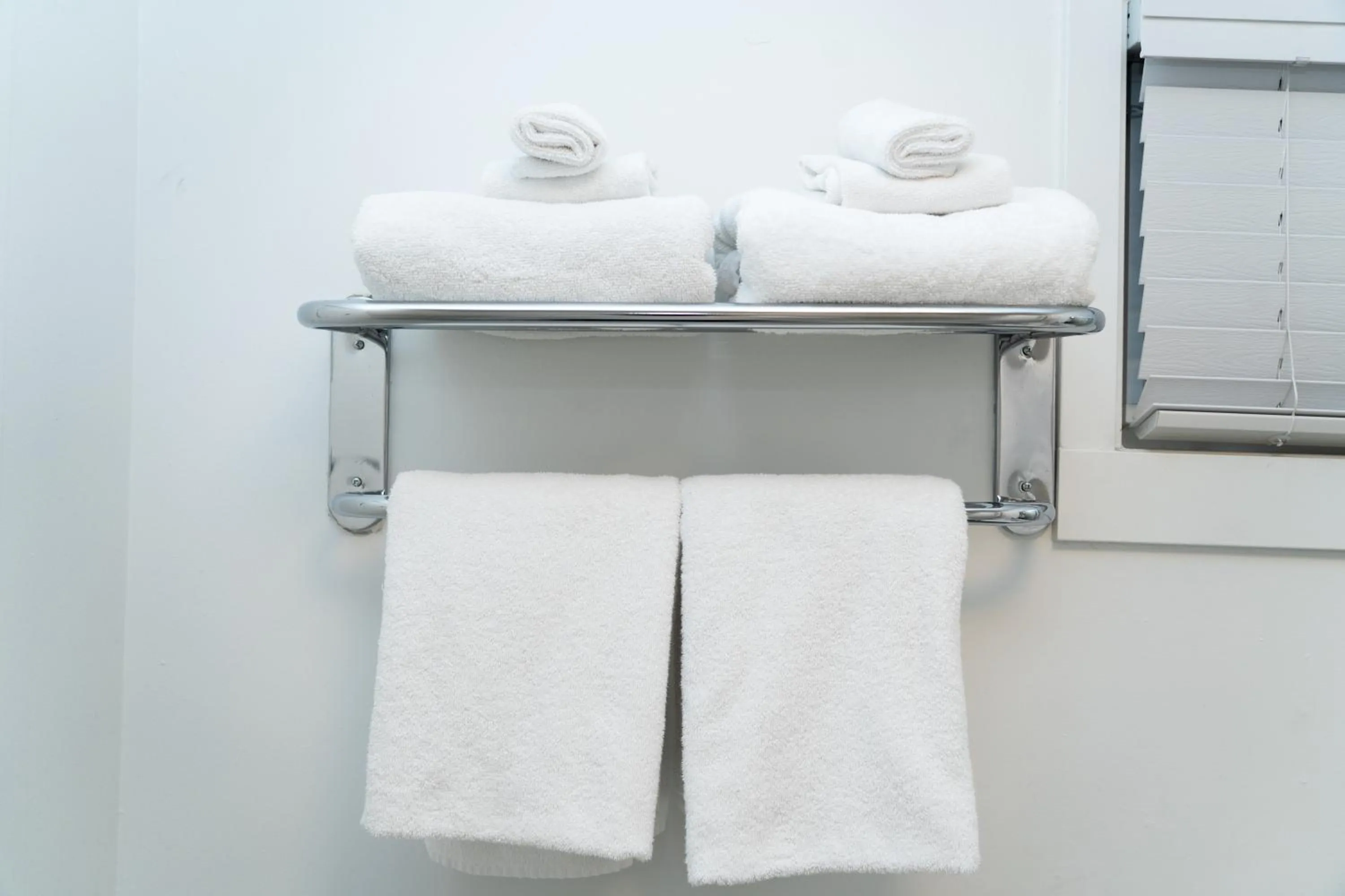 towels in Mountain View Hope Motel