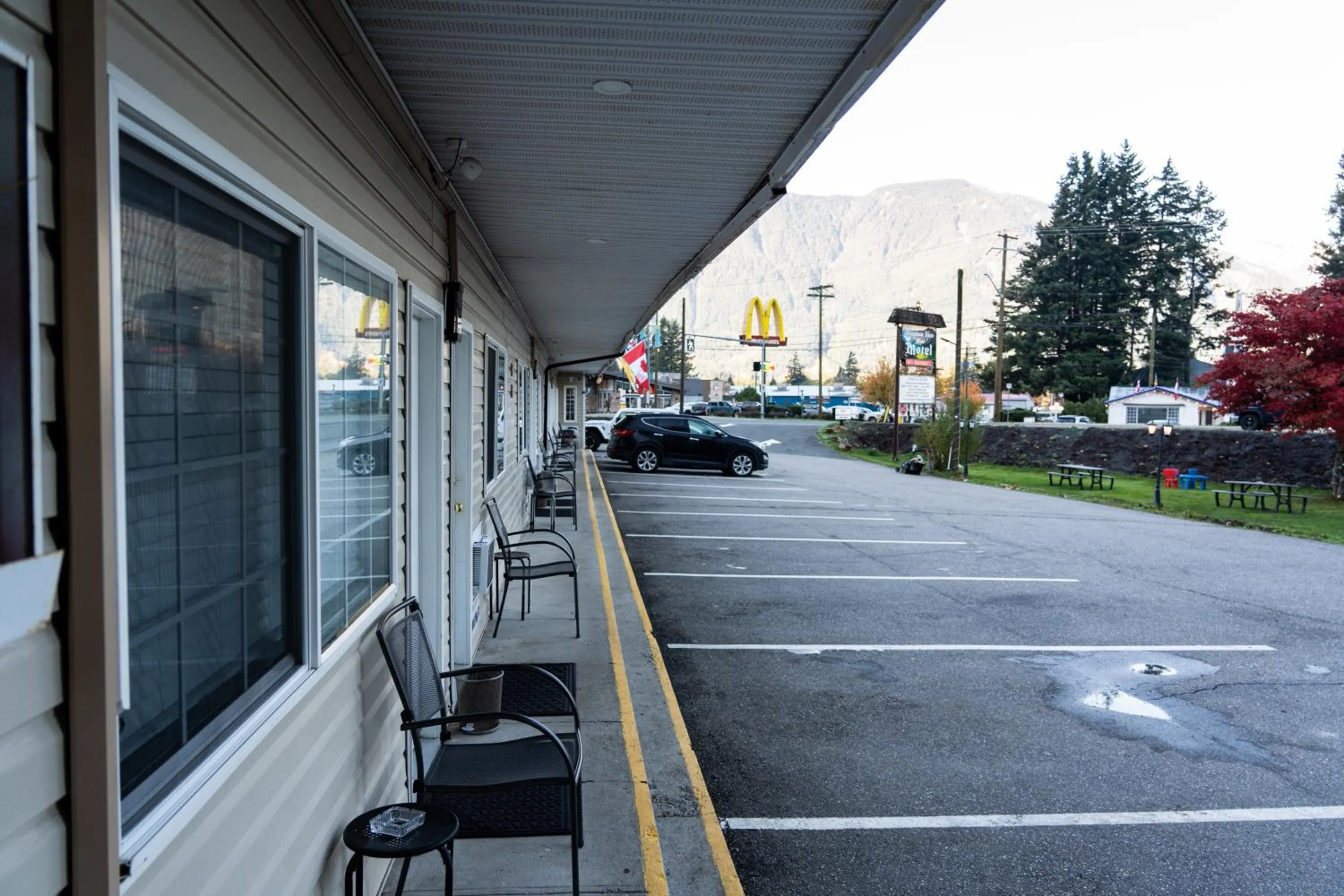 Property building in Mountain View Hope Motel