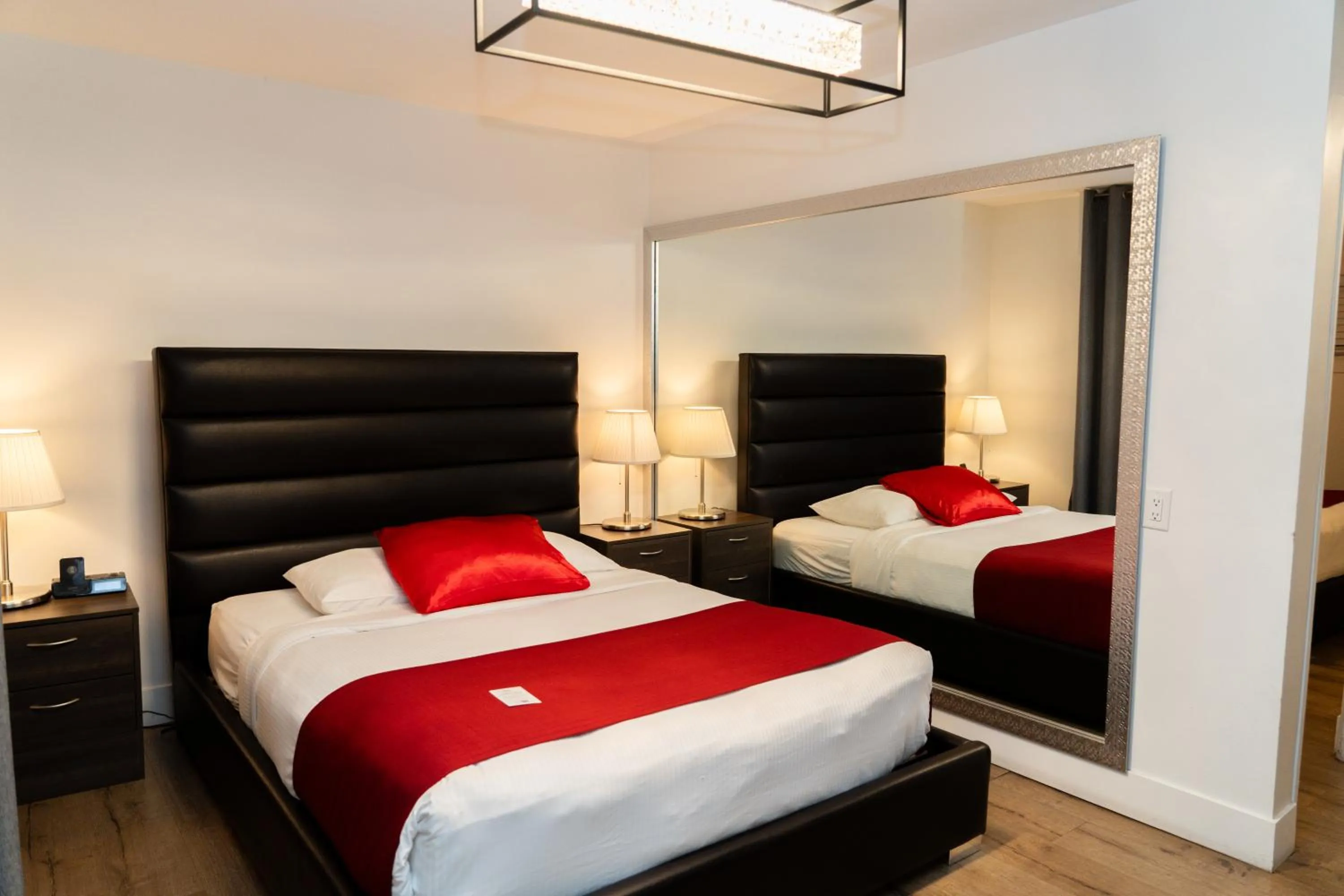 Bed in Mountain View Hope Motel