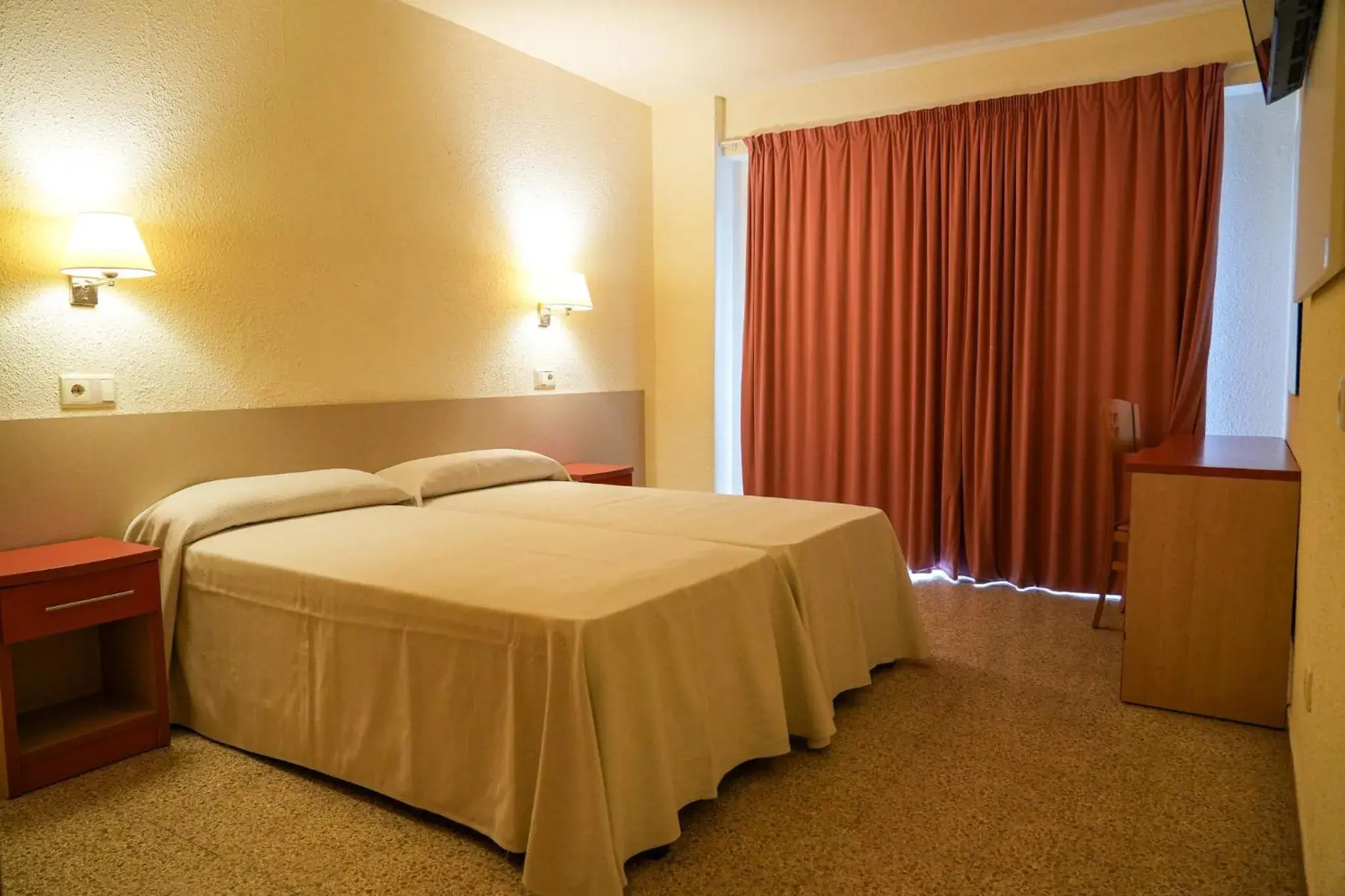 Photo of the whole room, Bed in htop Molinos Park #htopEnjoy Photo of the whole room, Bed in htop Molinos Park #htopEnjoy