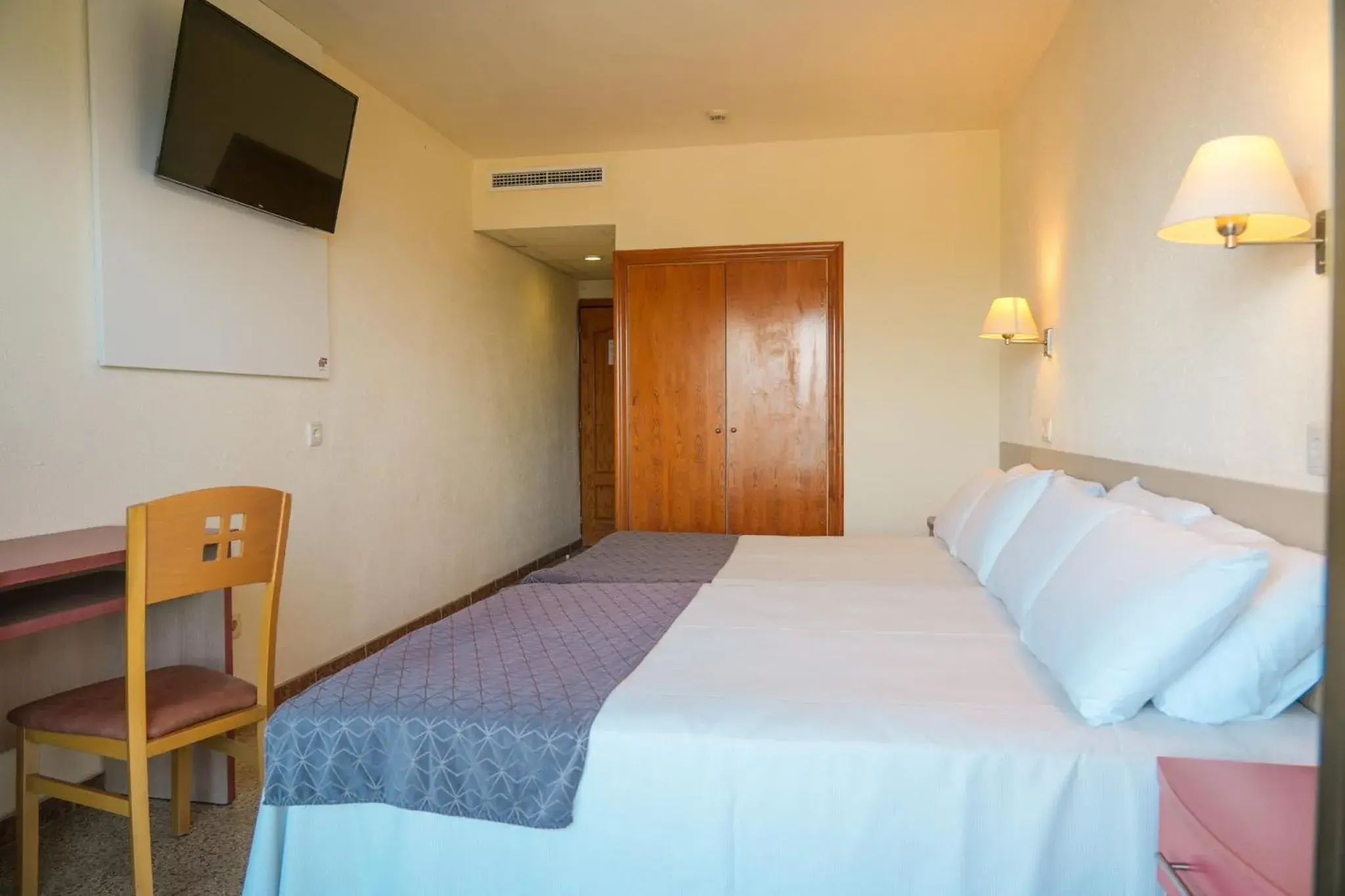 TV and multimedia, Bed in htop Molinos Park #htopEnjoy TV and multimedia, Bed in htop Molinos Park #htopEnjoy