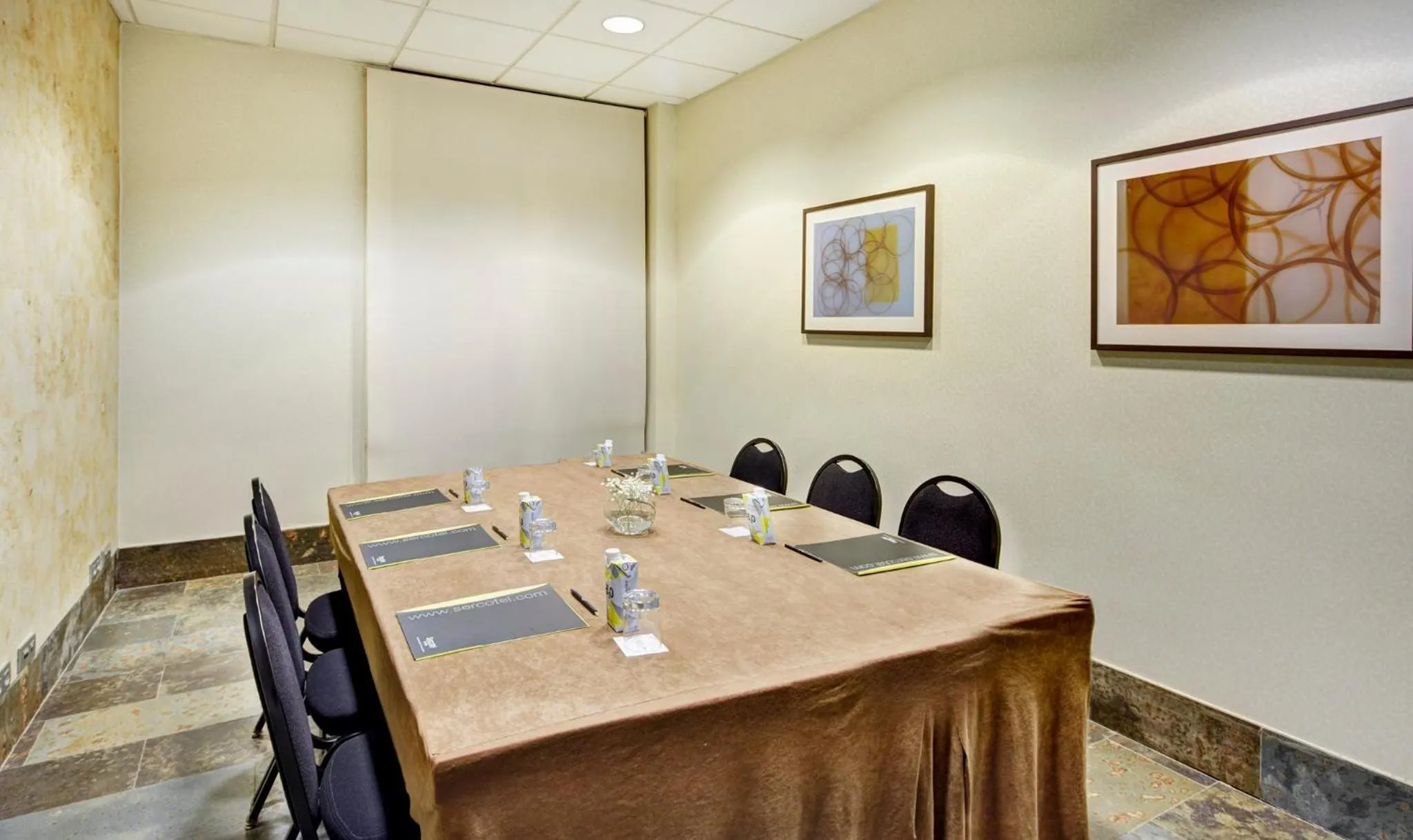 Meeting/conference room in Sercotel Puerta de la Catedral