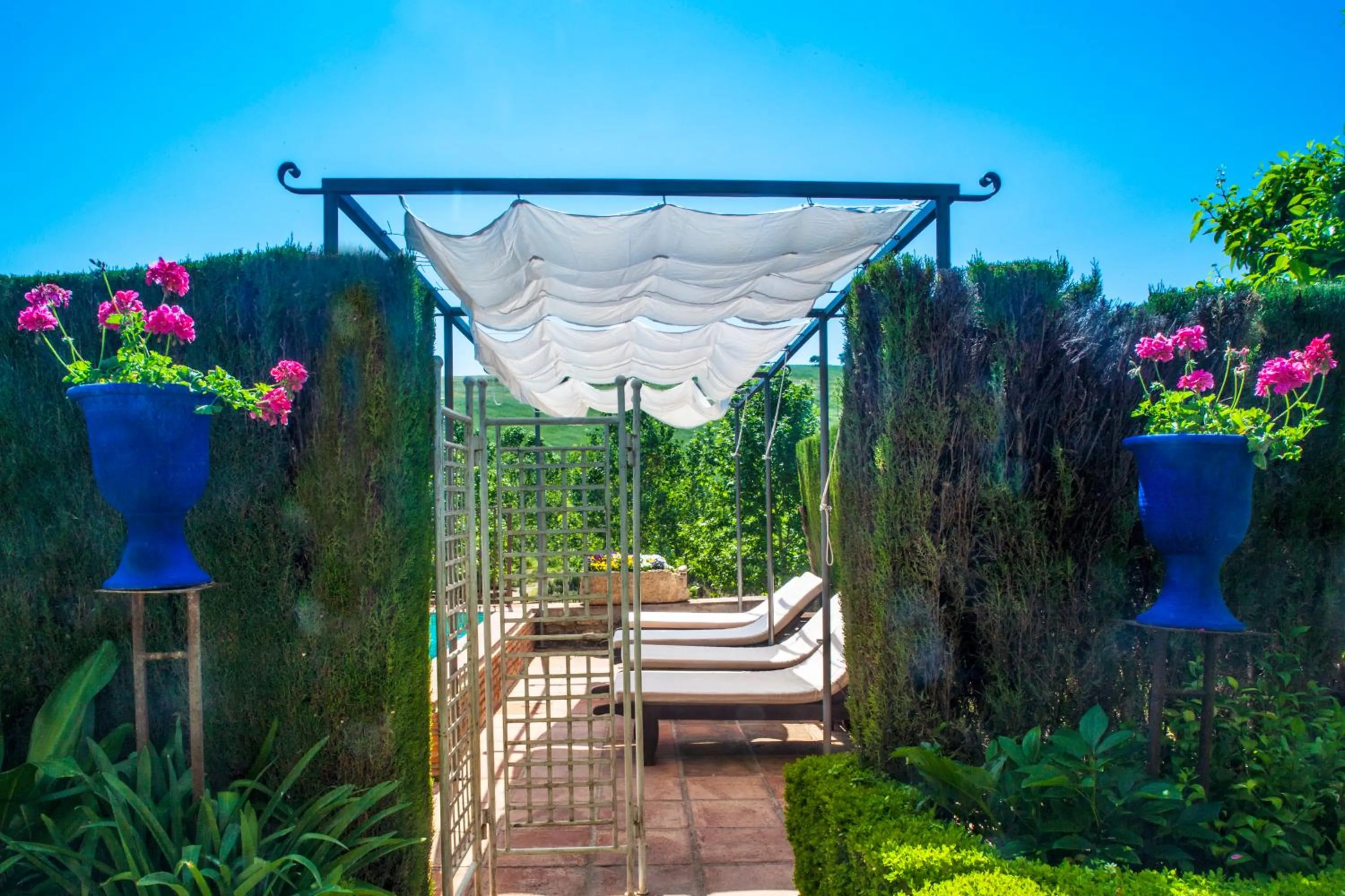 Pool view in Alavera de los Baños