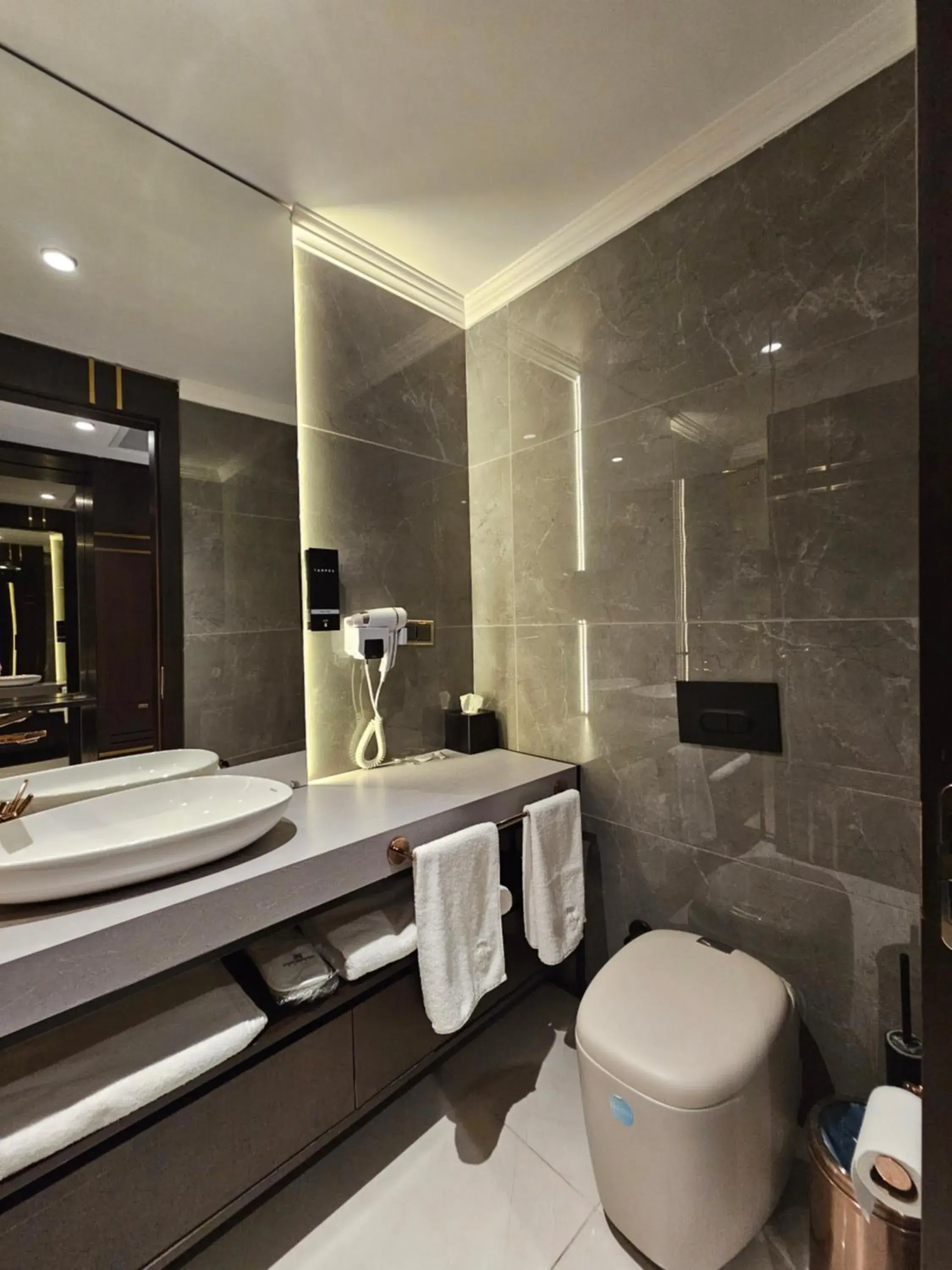 Bathroom in Asur Imperıal Hotel Bathroom in Asur Imperıal Hotel