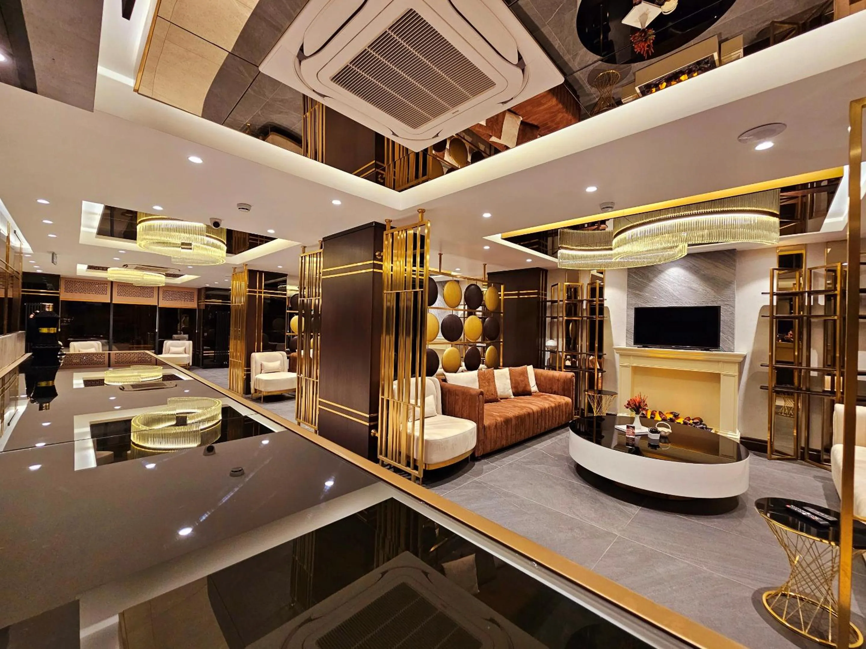 Communal lounge/ TV room in Asur Imperıal Hotel