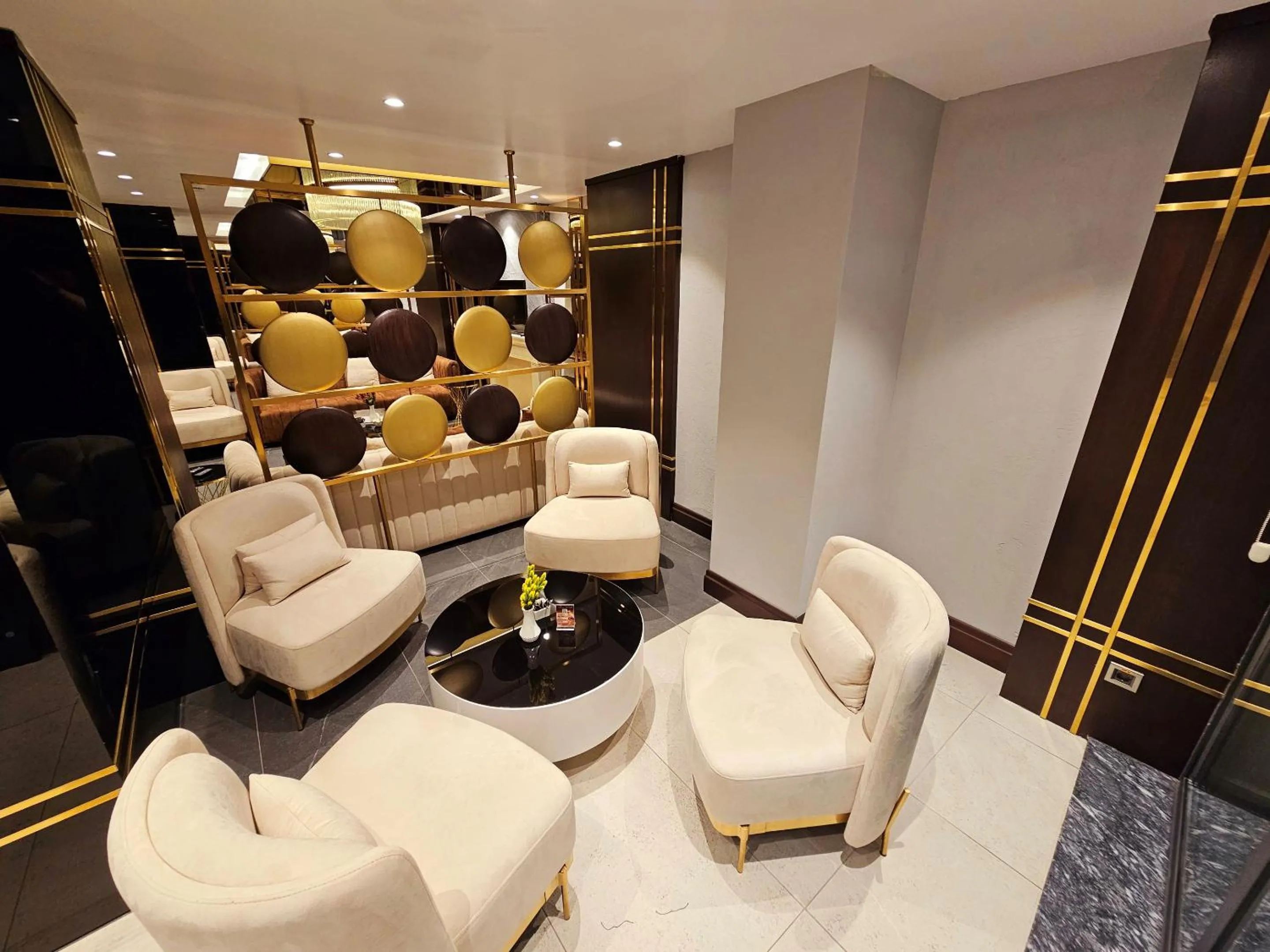 Restaurant/places to eat in Asur Imperıal Hotel