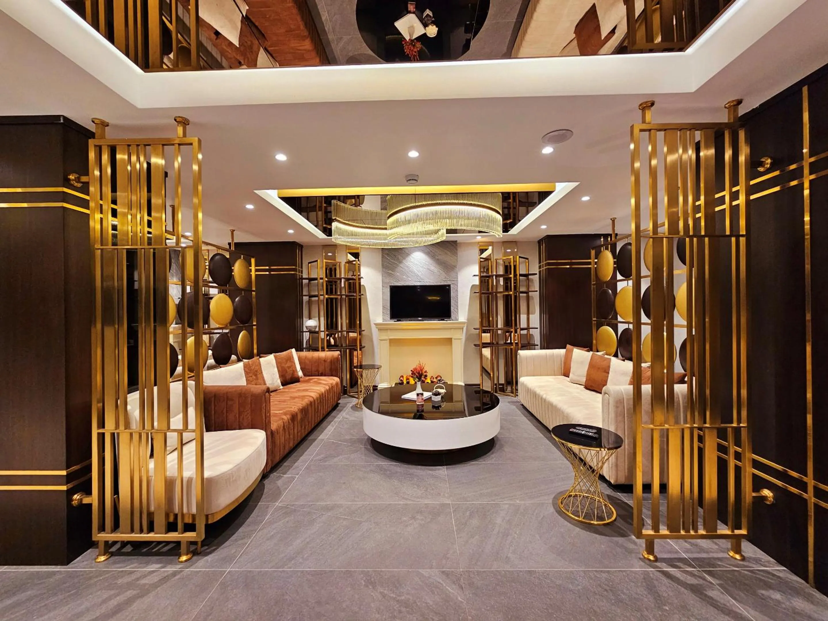 Communal lounge/ TV room in Asur Imperıal Hotel