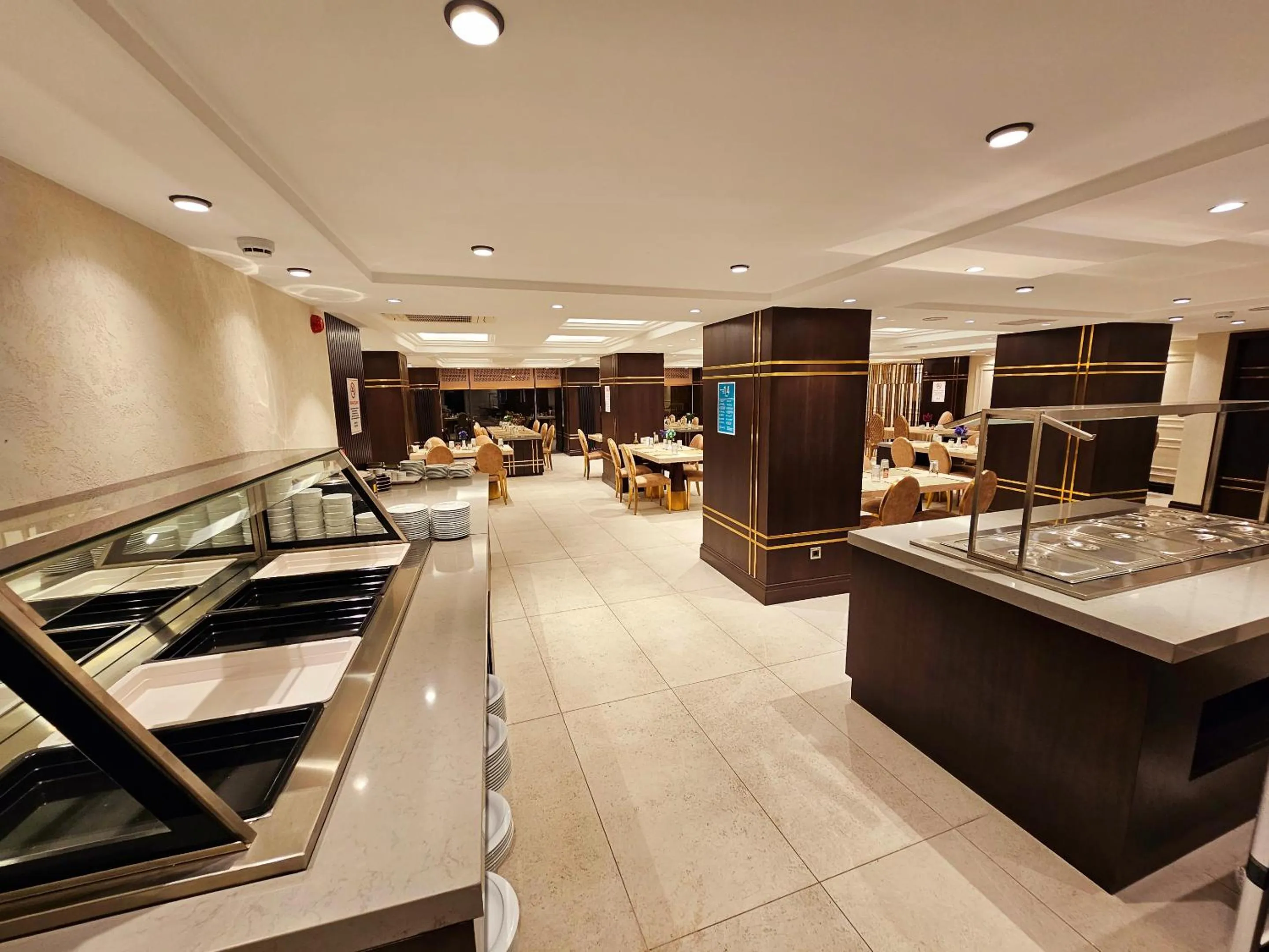 Restaurant/places to eat in Asur Imperıal Hotel