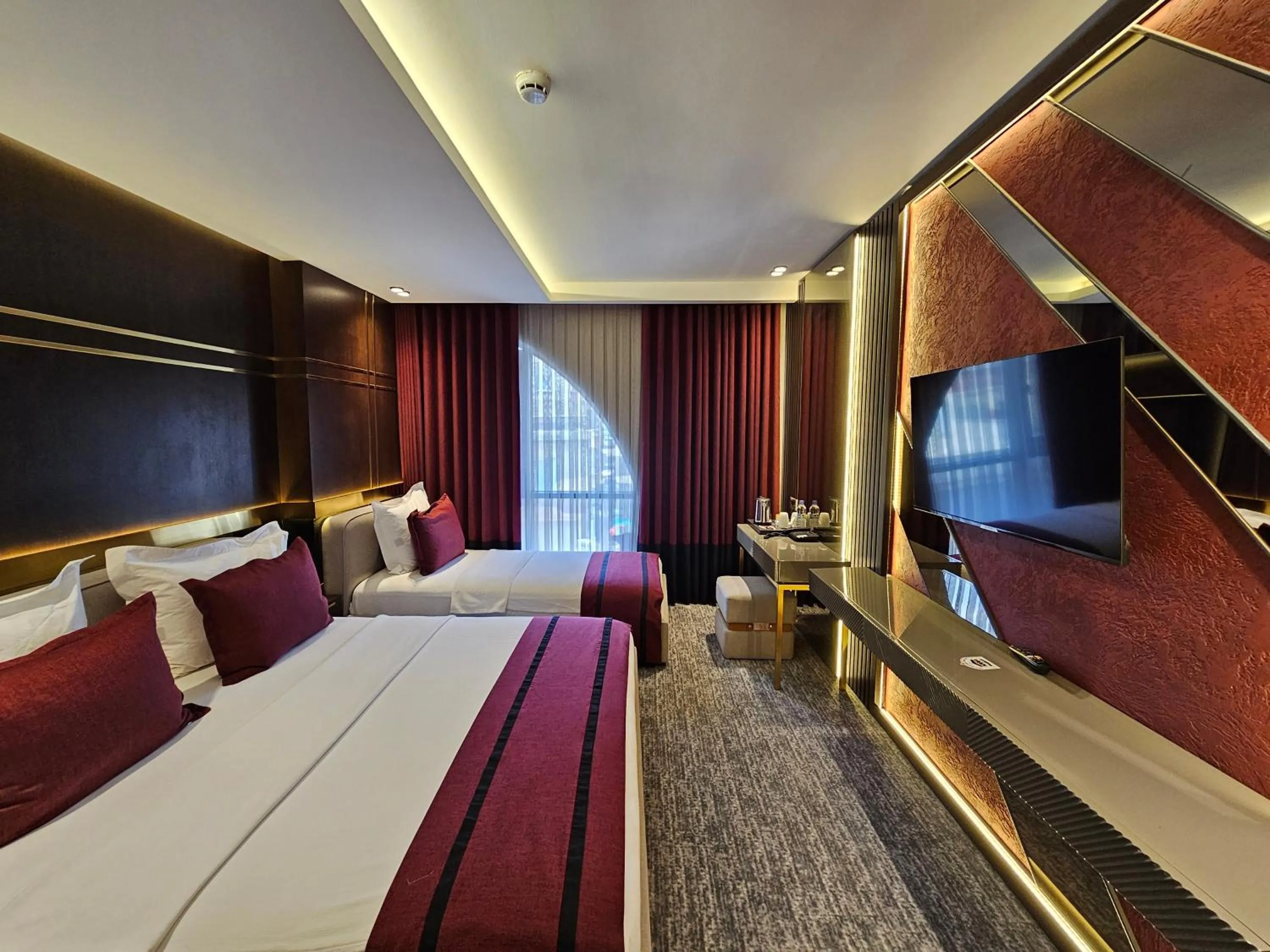 Photo of the whole room, Bed in Asur Imperıal Hotel