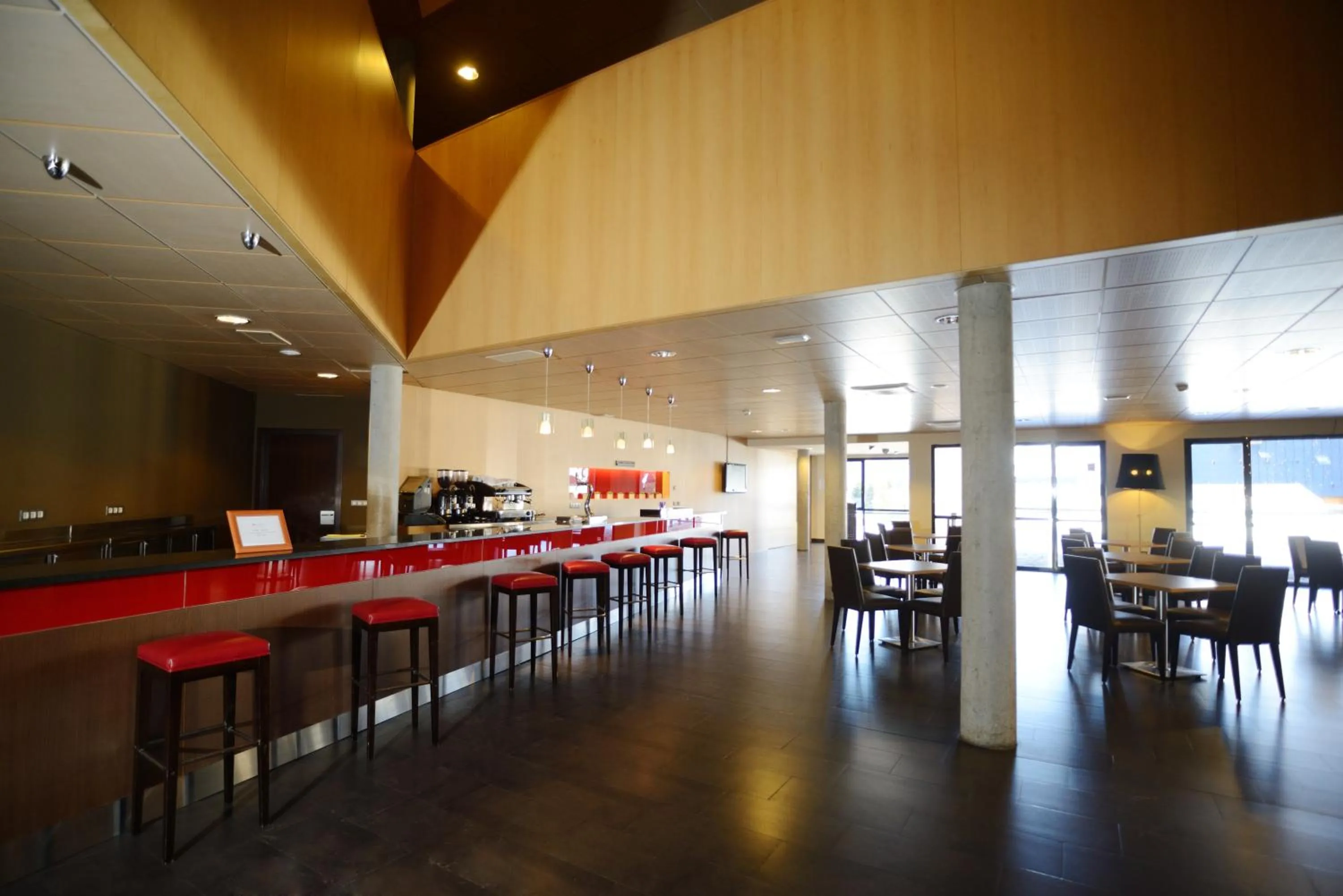 Lounge or bar in HG Alto Aragón