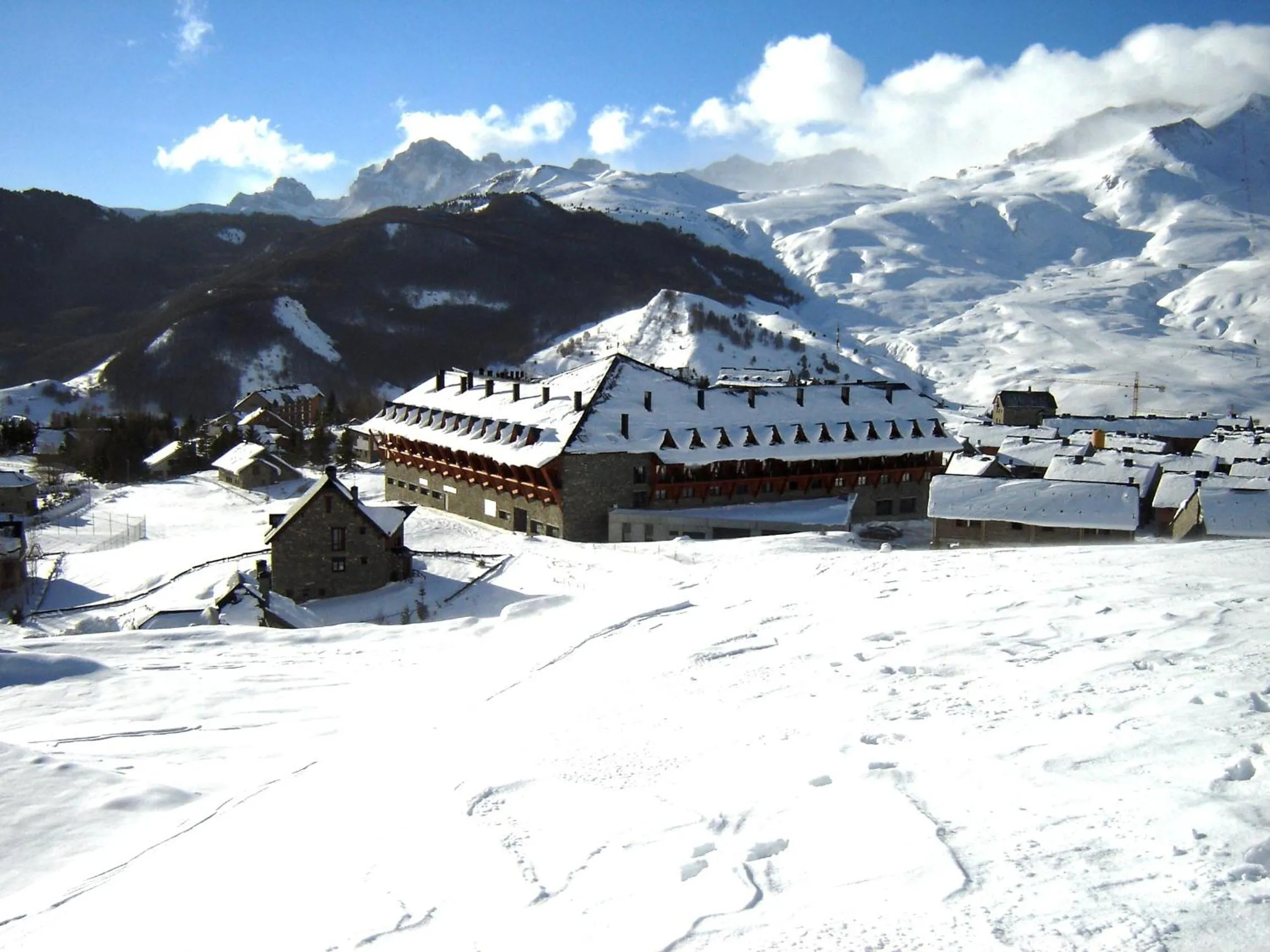 Facade/entrance in HG Alto Aragón