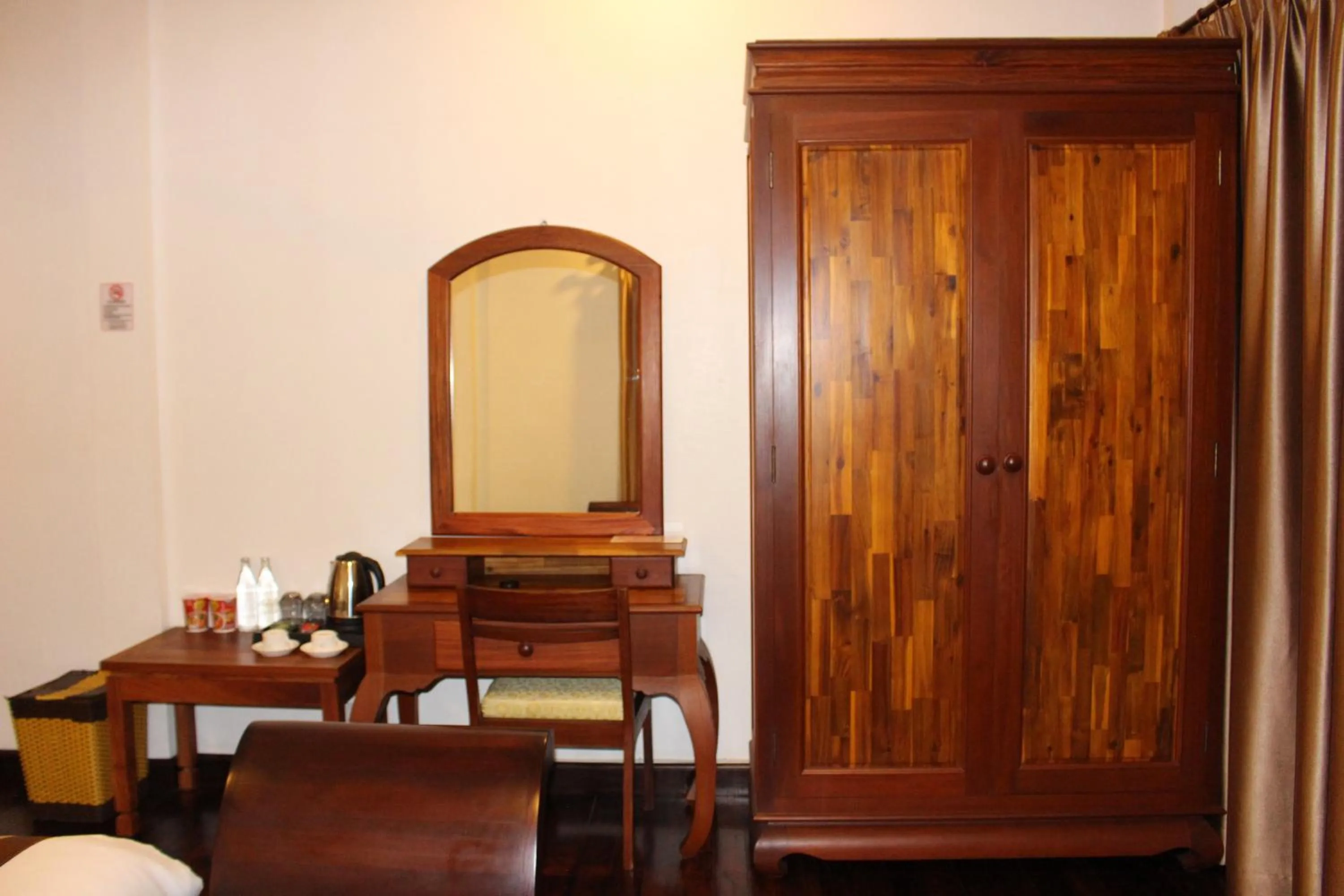 wardrobe in Lux Hotel