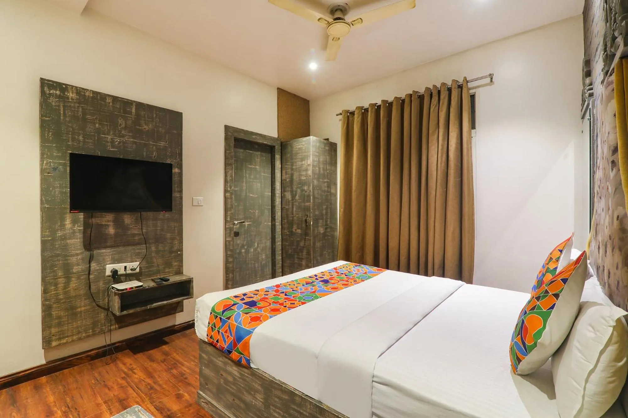 Bed in Via Stay Inn I