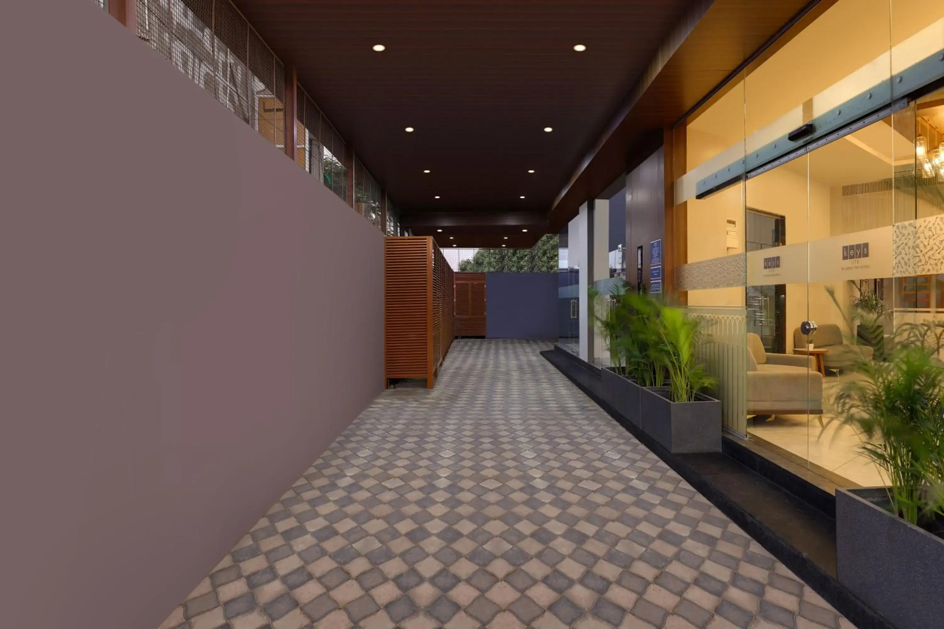 Facade/entrance in Keys Lite by Lemon Tree Hotels, Vadodara Facade/entrance in Keys Lite by Lemon Tree Hotels, Vadodara