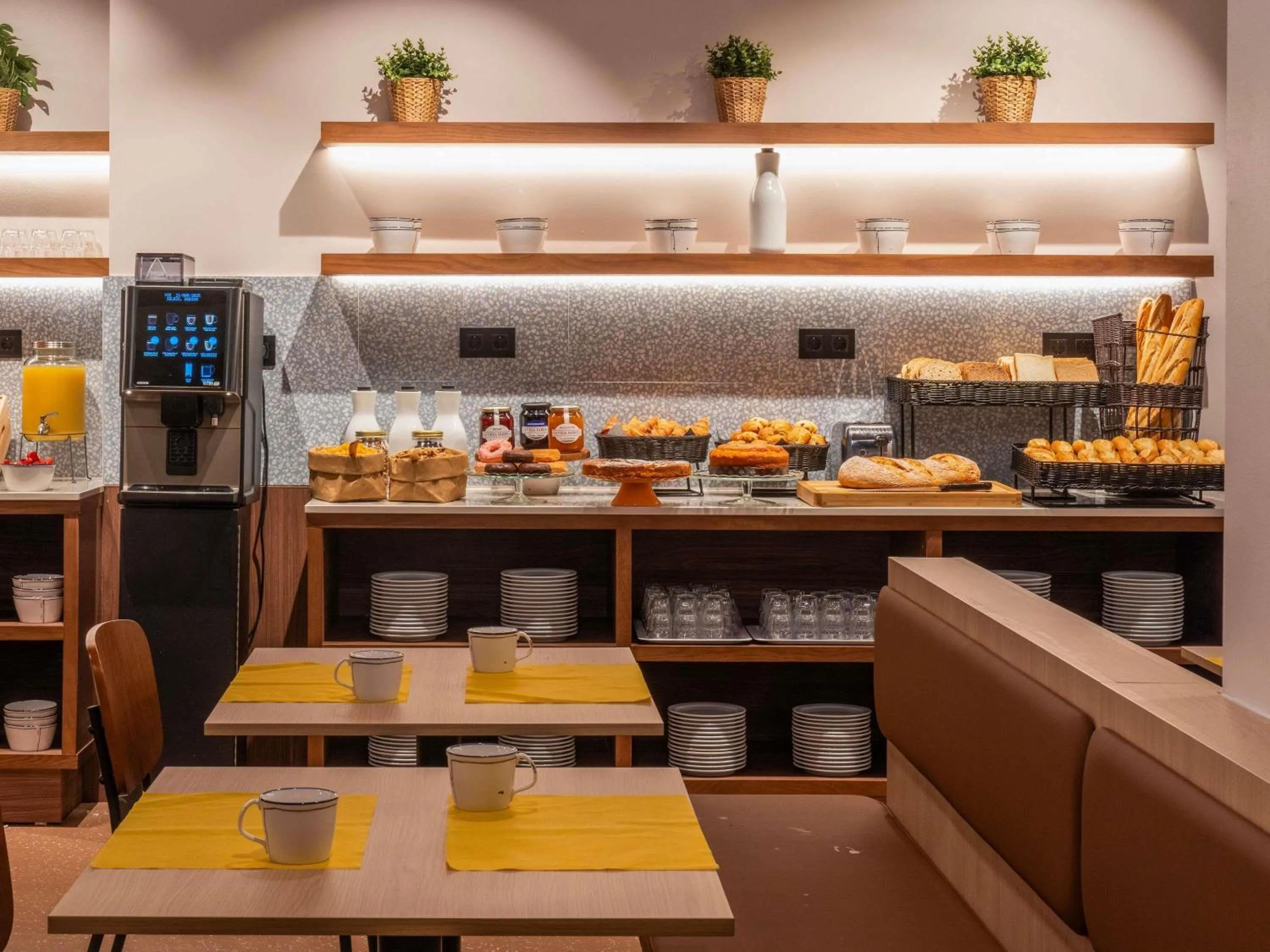 Breakfast in Ibis Styles Zaragoza Centro