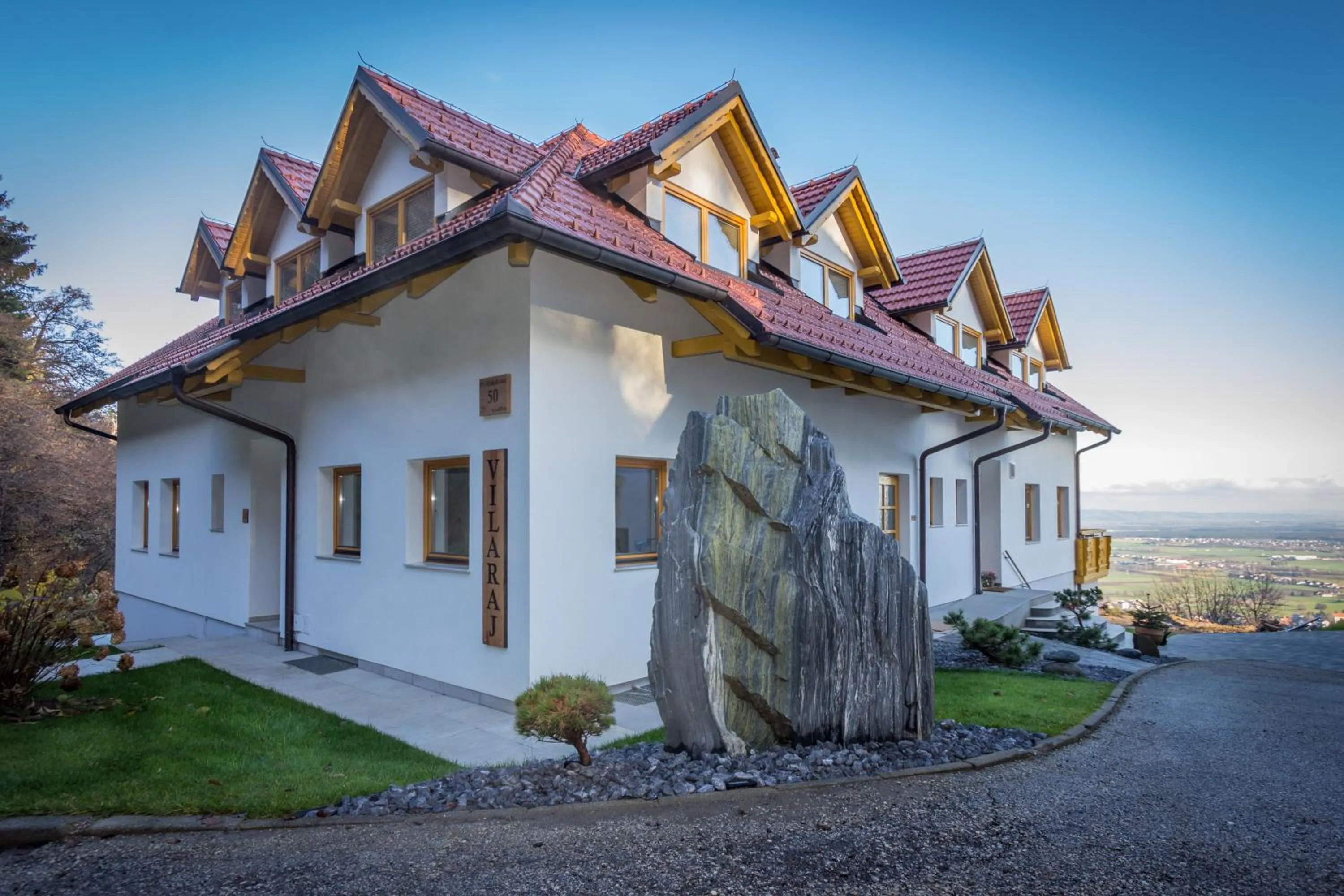 Property building in Vilaraj